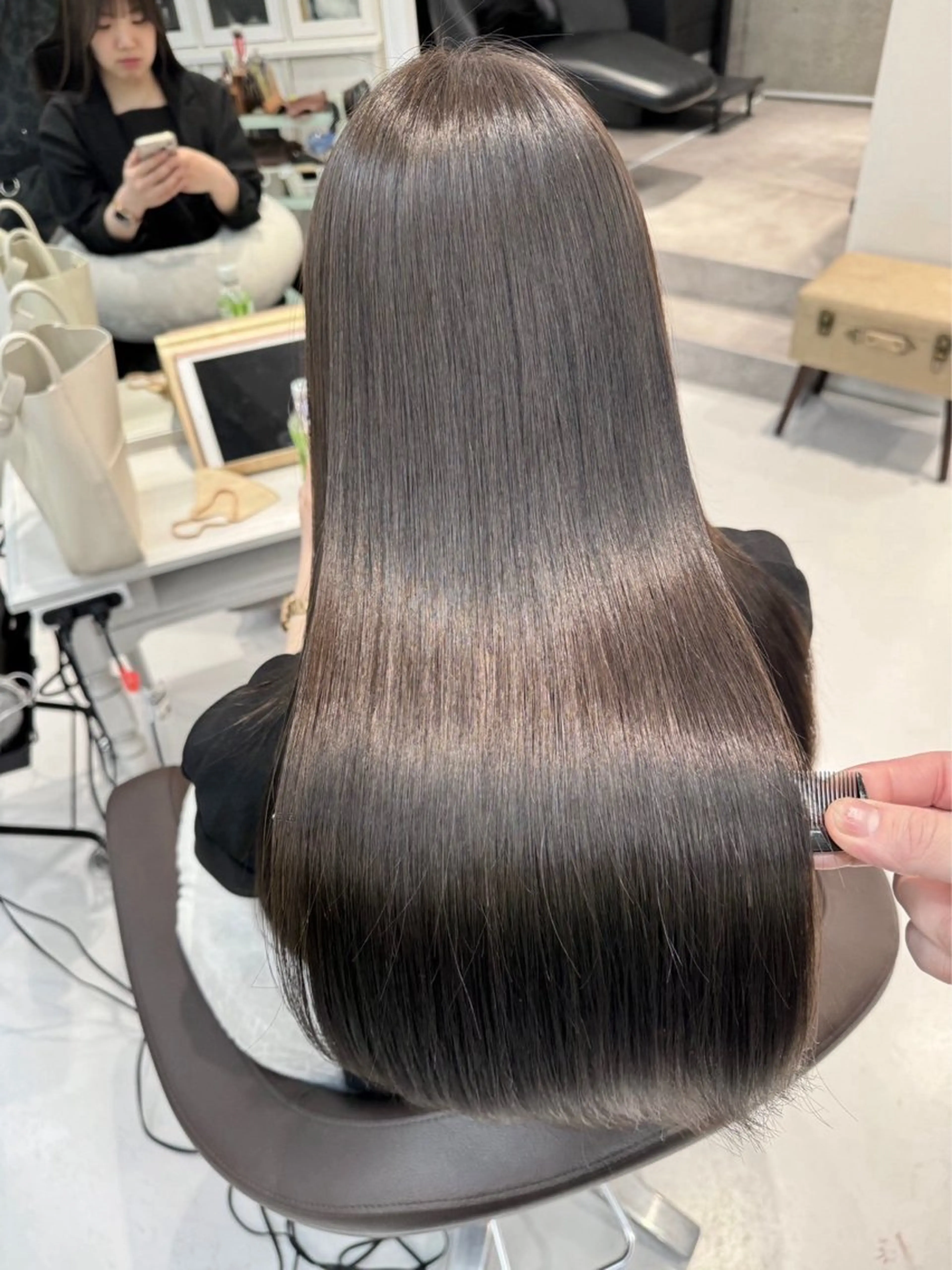 セミロング カット 縮毛矯正 トリートメント 会田有紀 /切りっぱなしボブのヘアスタイル