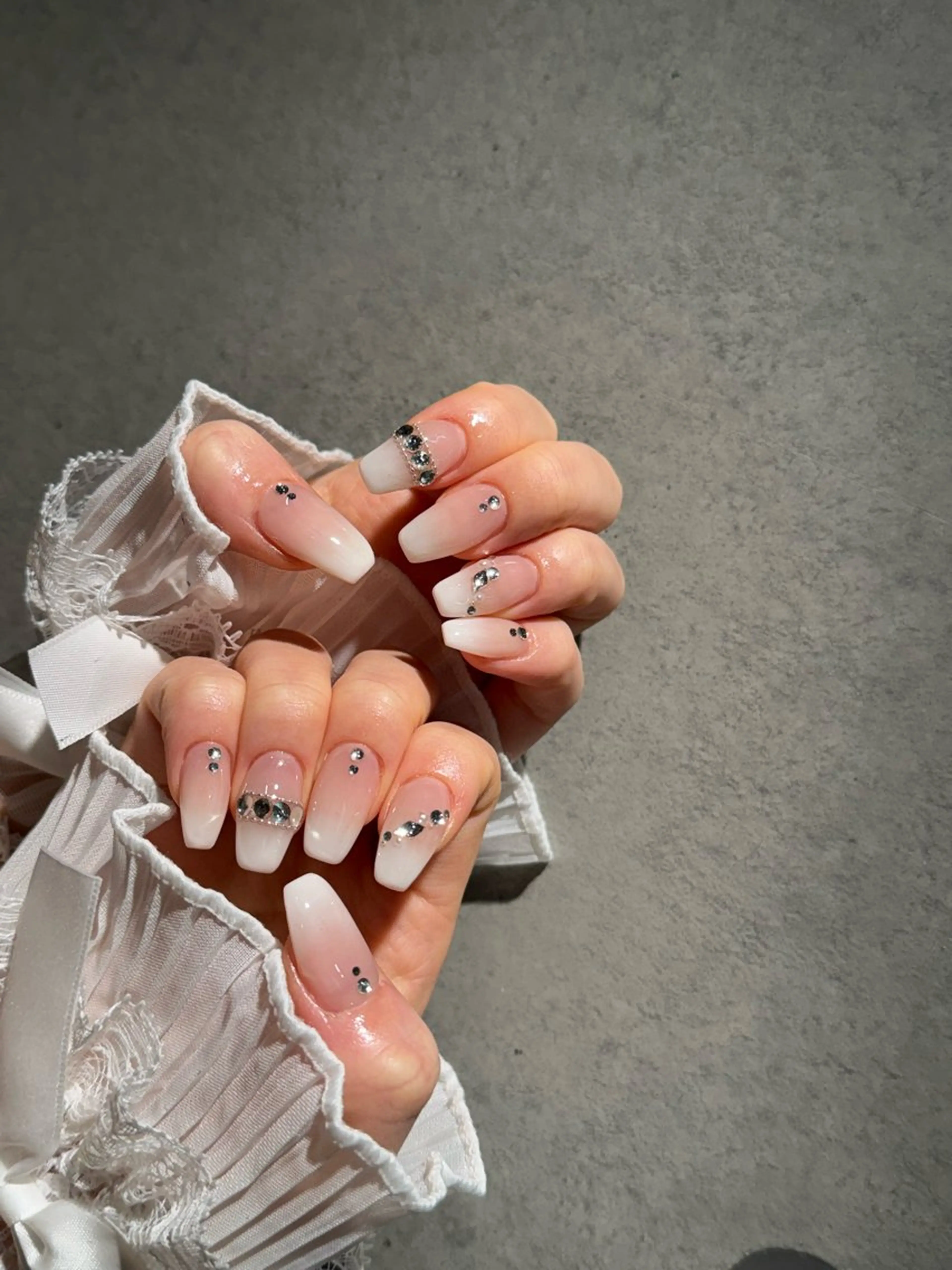 ネイル I-nailロング /ワンホン/キラキラのネイルデザイン