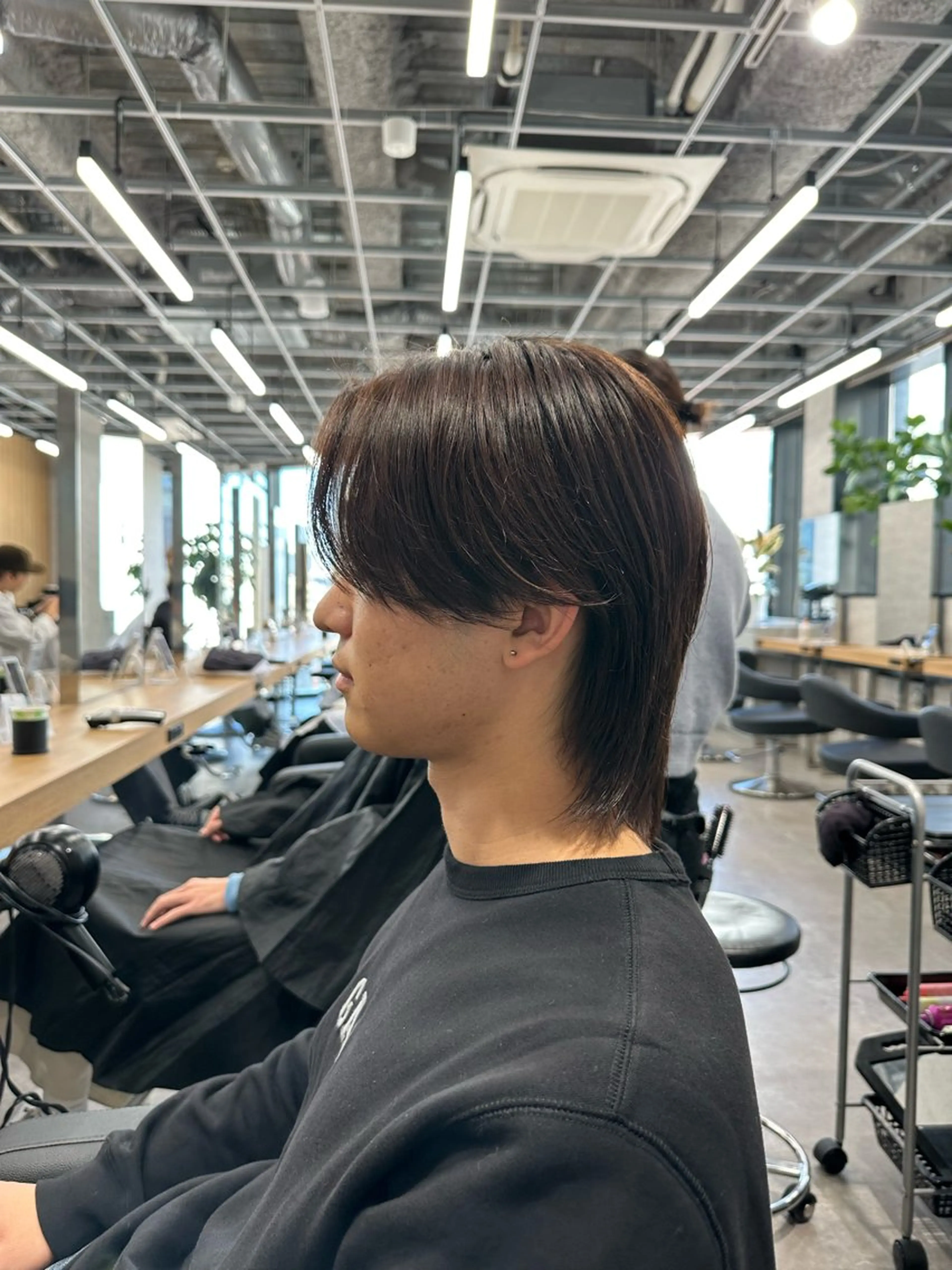 ミディアム メンズ センターパート メンズウルフカット 髪質改善 トリートメント ウルフカット 【パーマ率90%】 サエキカズマのヘアスタイル