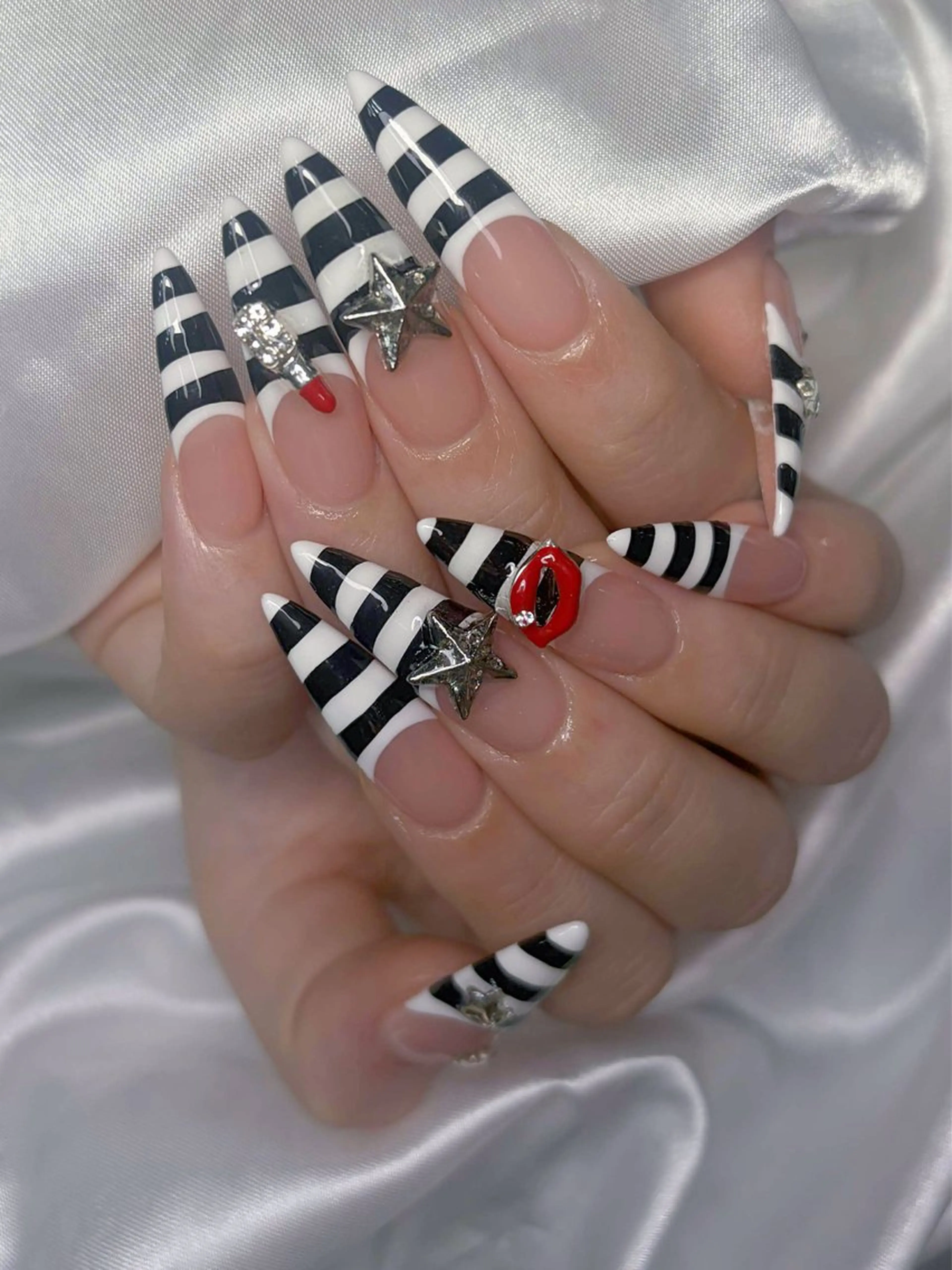 ネイル ハンドネイル LEELA NAIL STUDIOのネイルデザイン