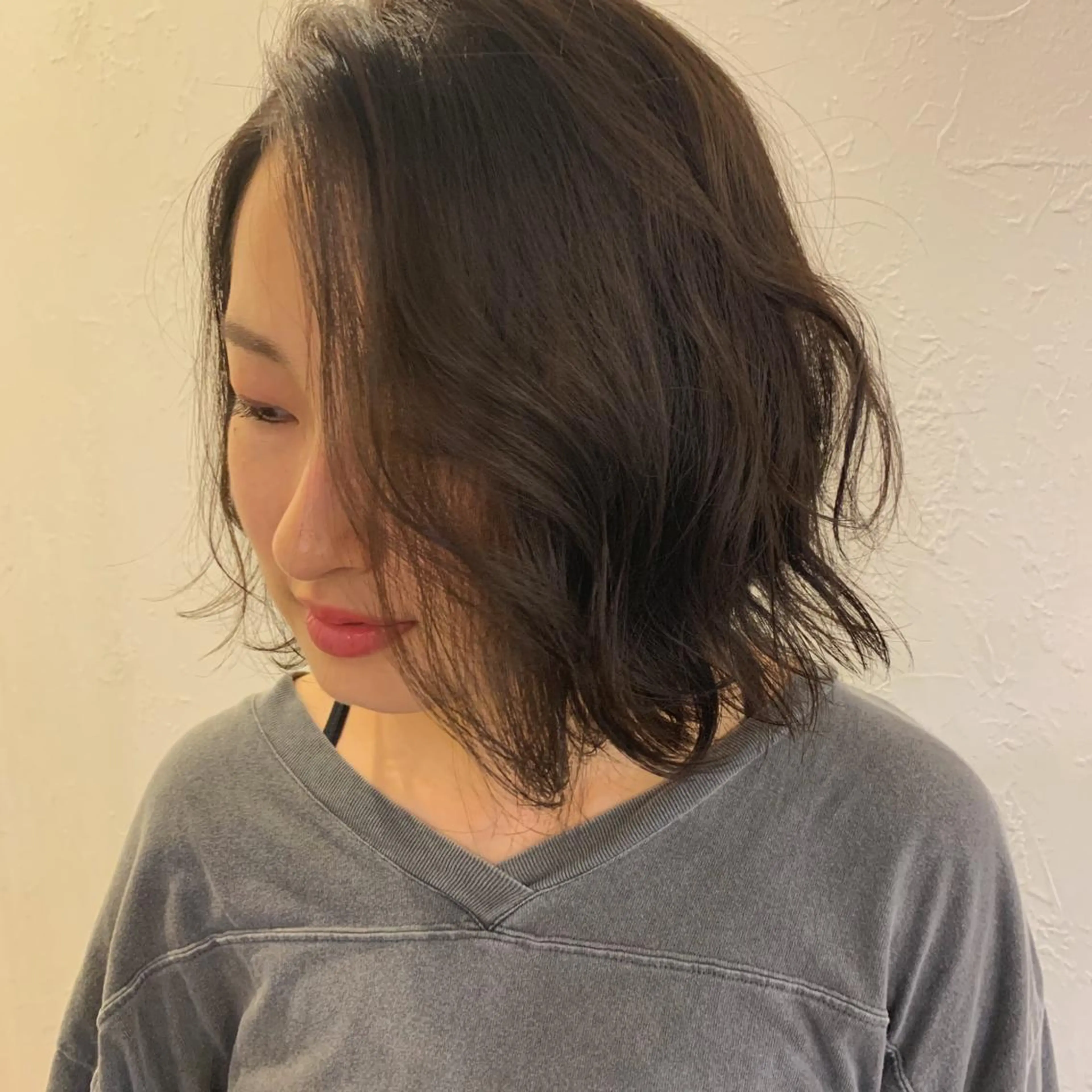 ミディアム カラー 切りっぱなしボブ アッシュ アッシュブラウン ブリーチ ブラウンカラー カット ヘアカラー トリートメント m ā l o.🌷 サカモトマイコのヘアスタイル