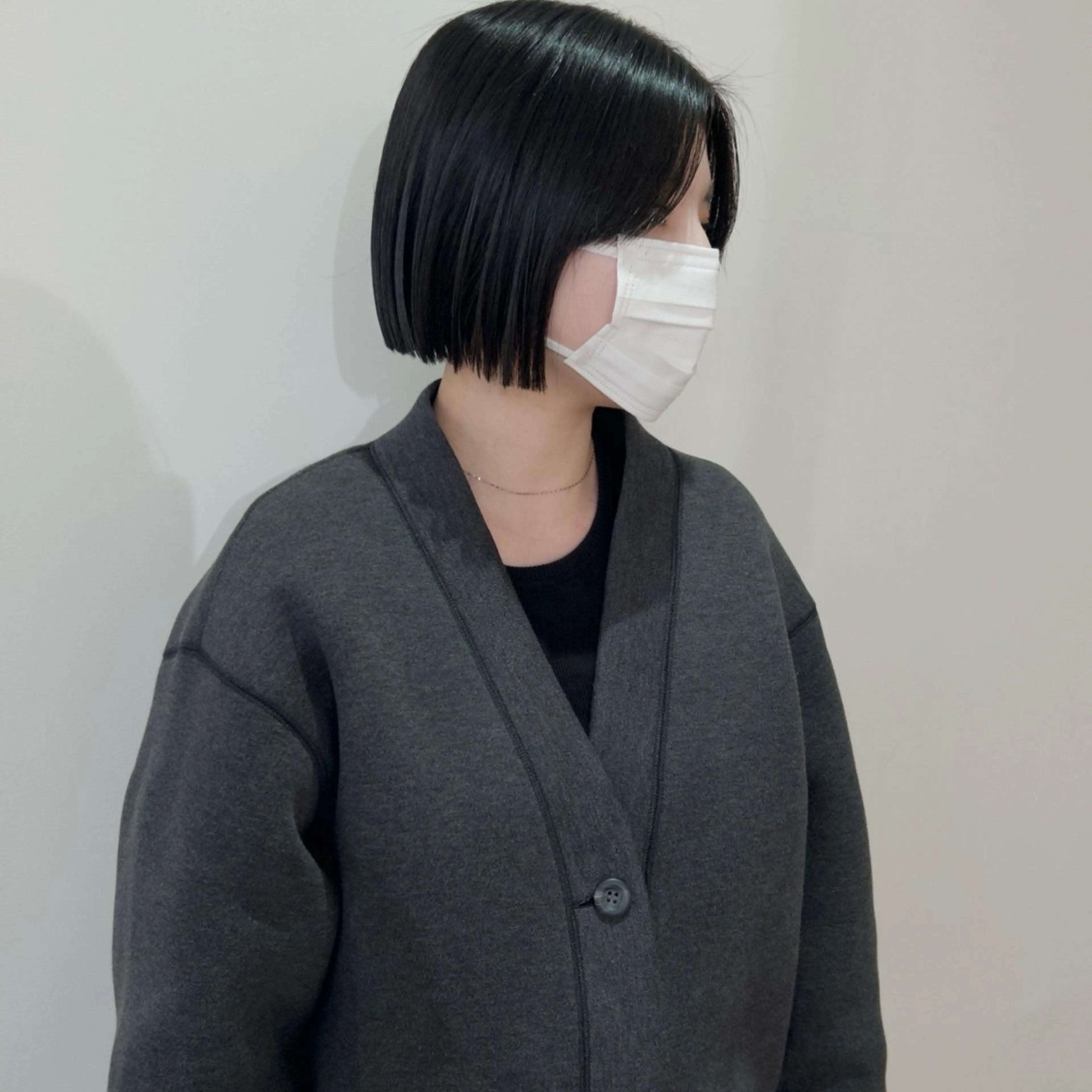 ショート ボブ 顔まわりレイヤー 顔周りカット レイヤーカット ショートヘア nonoka オリーブ/レイヤーのヘアスタイル