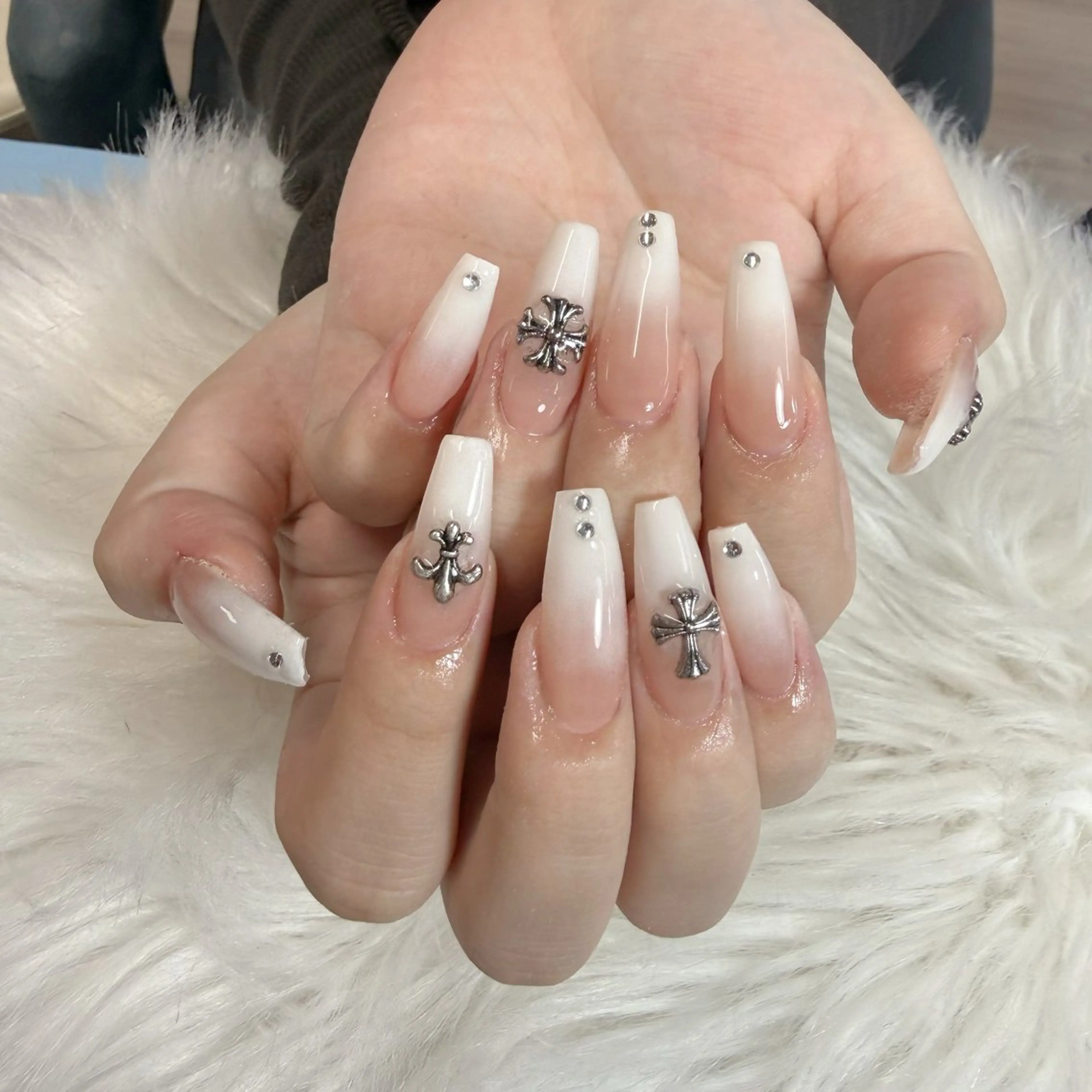 ネイル ハンドネイル 🎀nana🫧 ワンホンネイル🎀のネイルデザイン