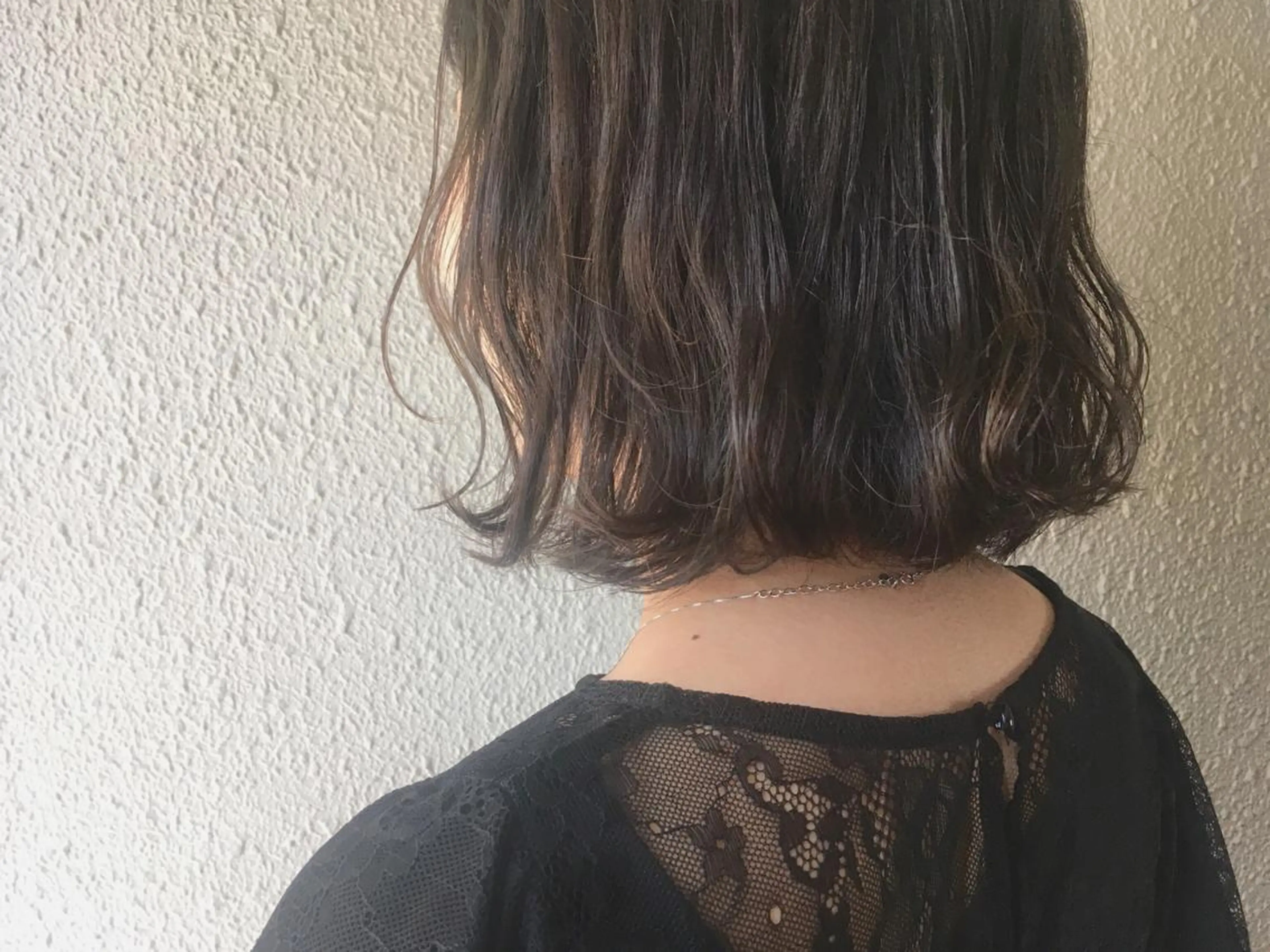 ミディアム カラー アッシュ アッシュグレー 透明感カラー ハイライトカラー ハイライト サダハルカ ｜chouetteのヘアスタイル