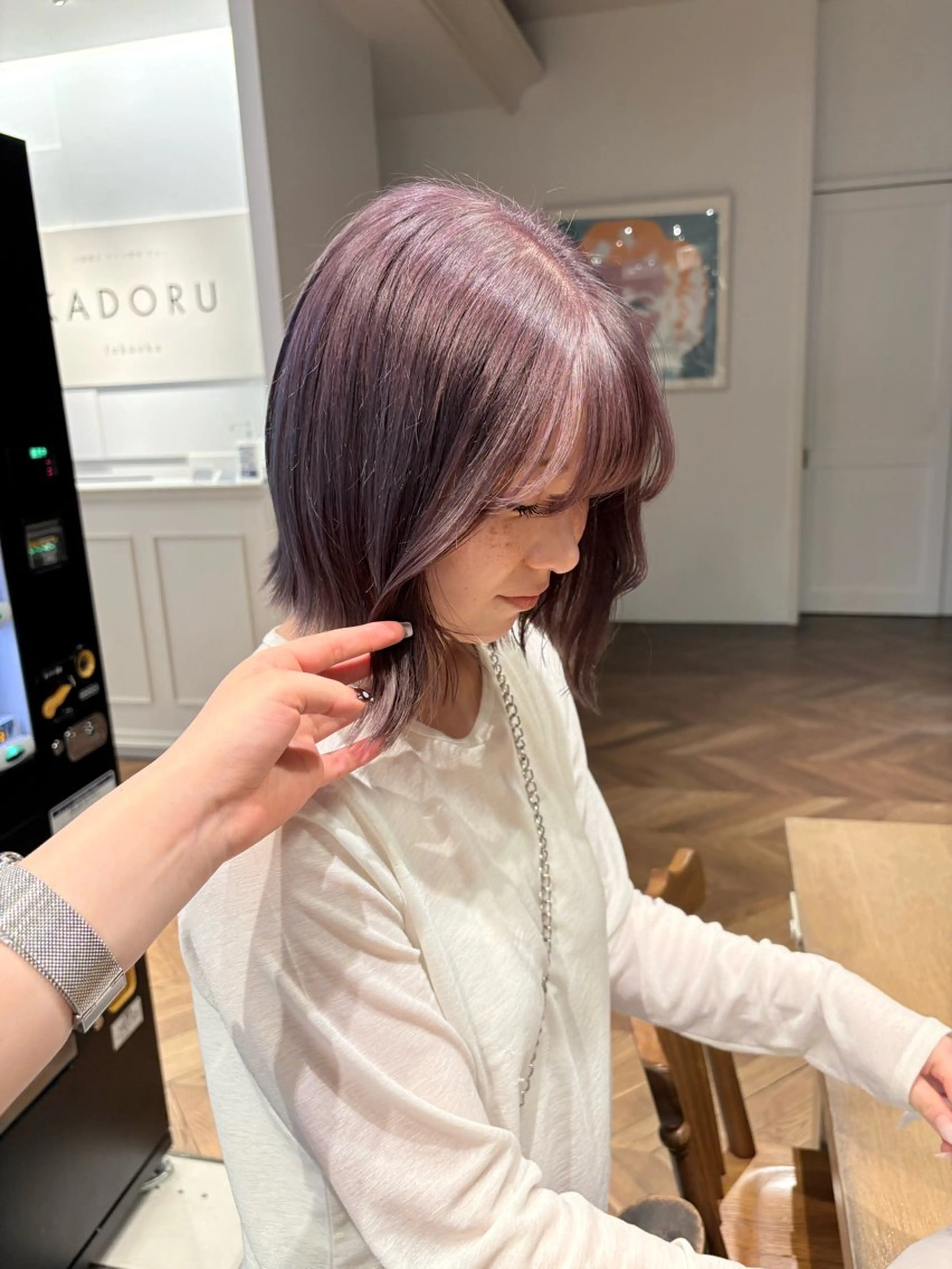 ショート ラベンダーベージュ 【SARA】 meiのヘアスタイル