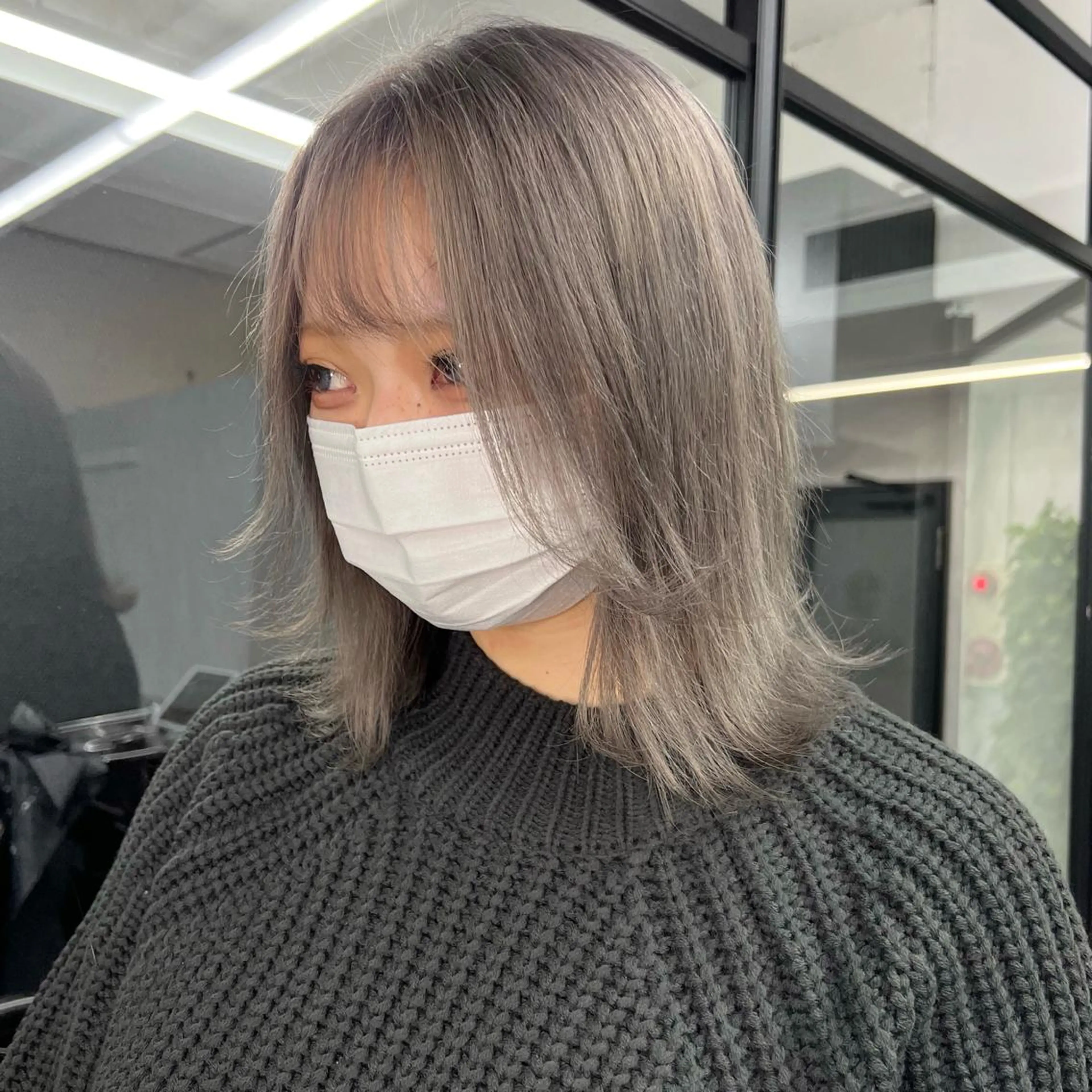 ミディアム カラー シールエクステ ハイトーンカラー エクステ ヘアカラー トリートメント シールエクステ特化 ハイトーン、NANAのヘアスタイル