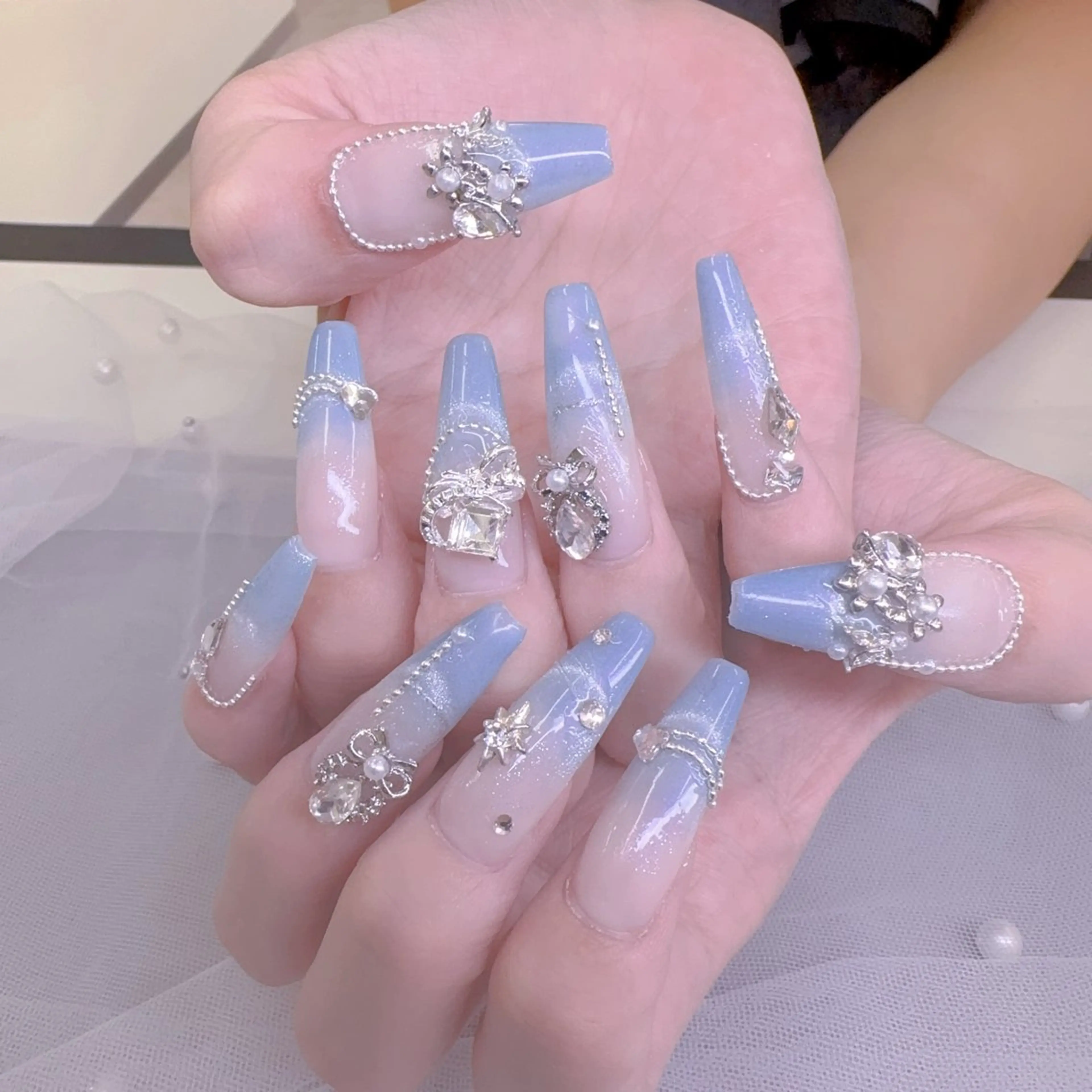 ネイル UMI ネイルサロン新宿🎀のネイルデザイン