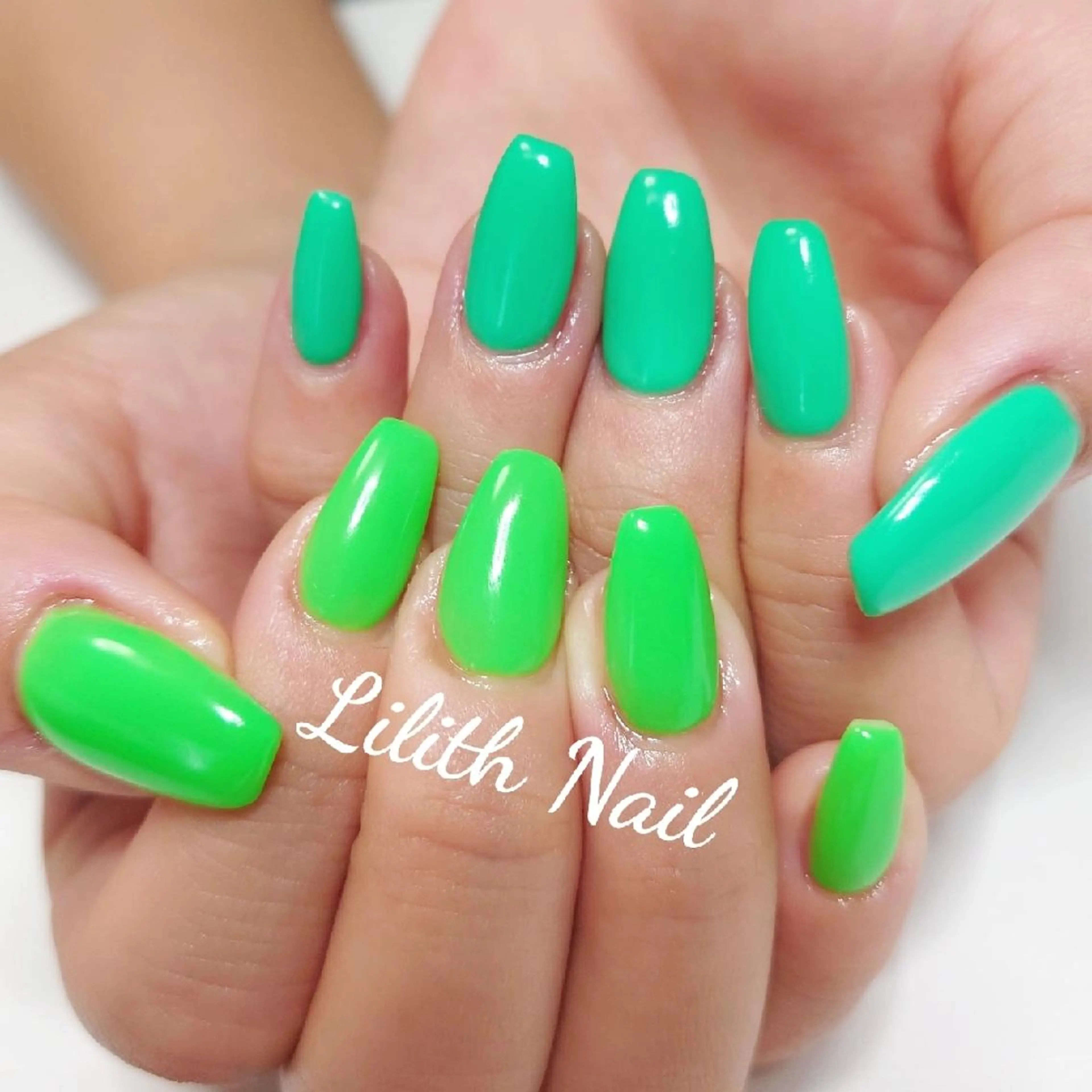 ネイル グリーン ハンドネイル Lilith Nailのネイルデザイン