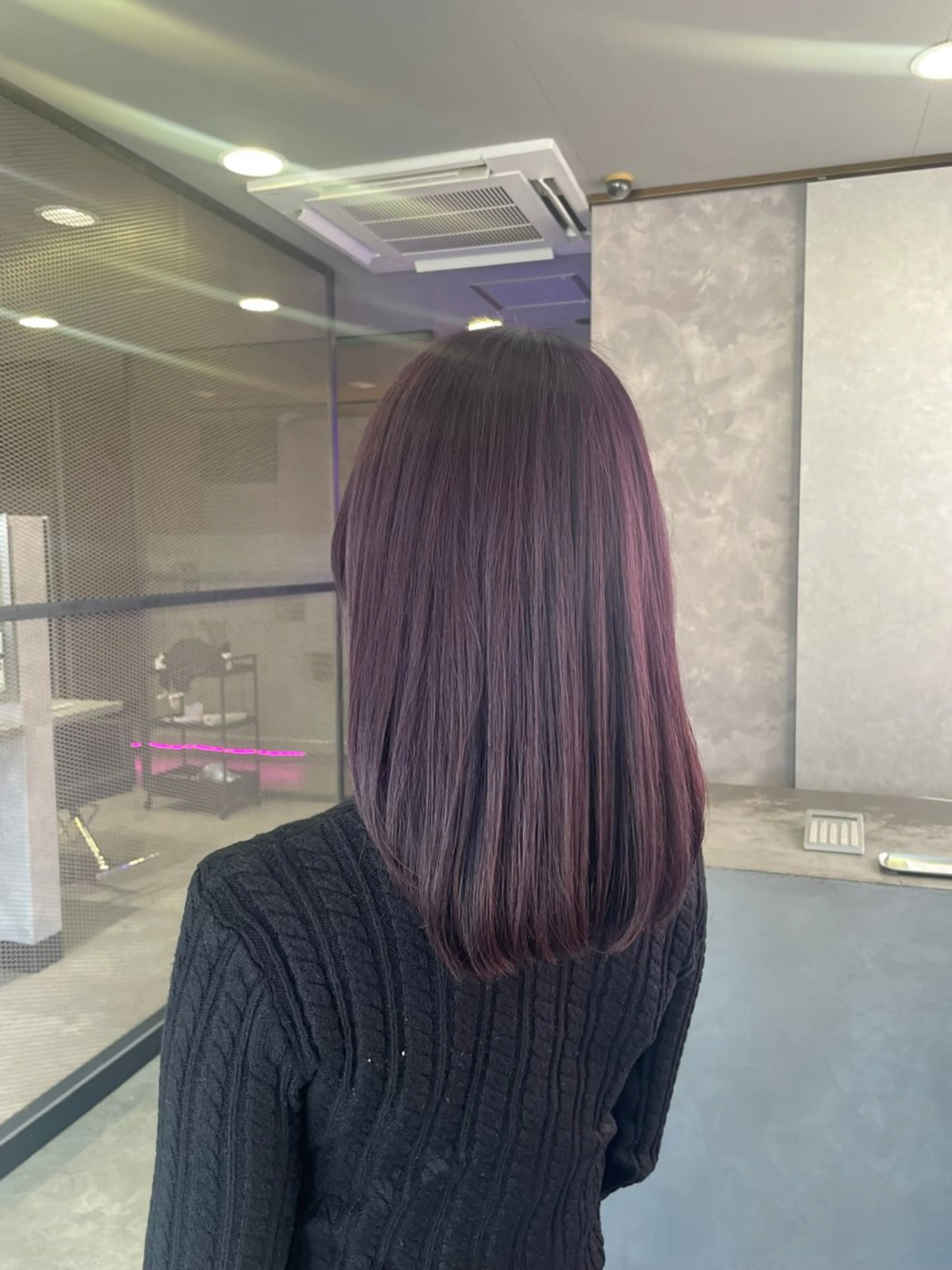ミディアム カラー ブリーチ ラベンダーカラー ヘアカラー トリートメント 手塚 由佳のヘアスタイル