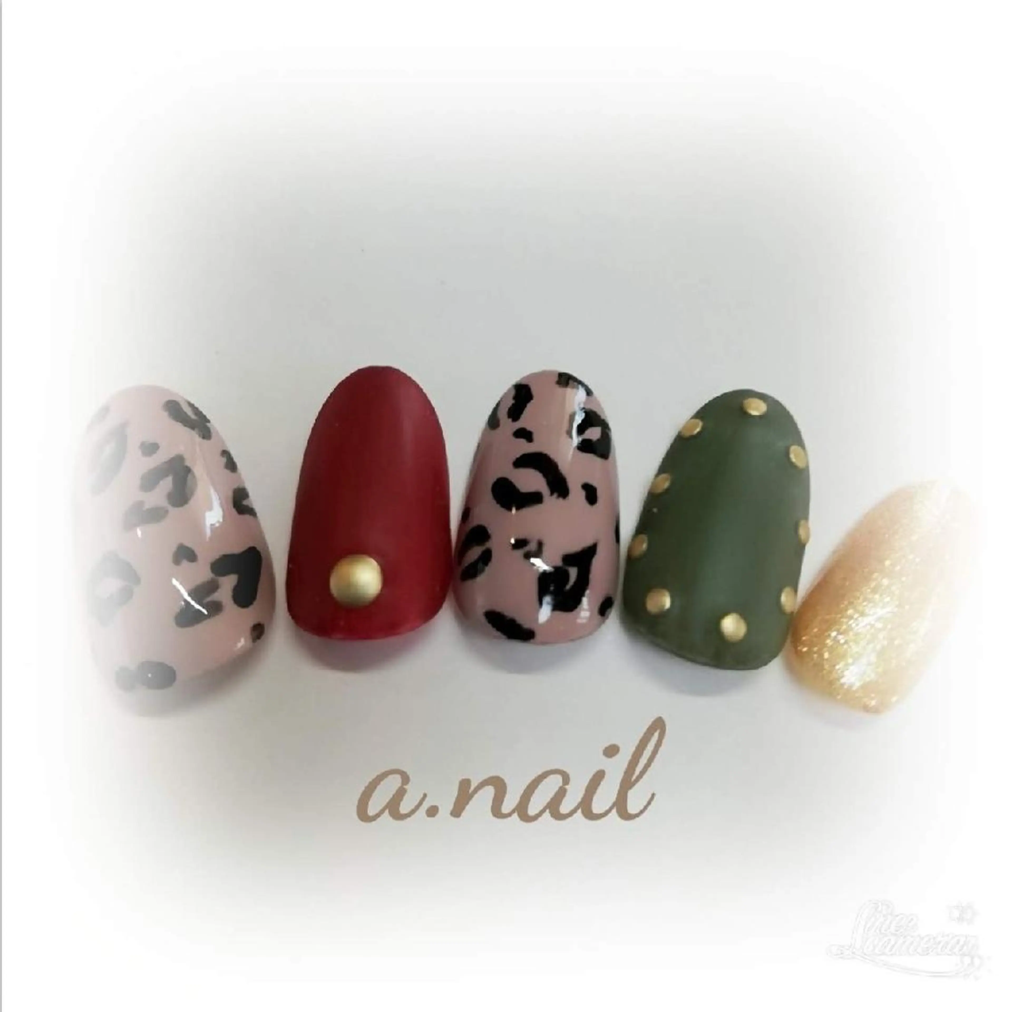 ネイル ストーンネイル ネイルサロン エーネイルのネイルデザイン