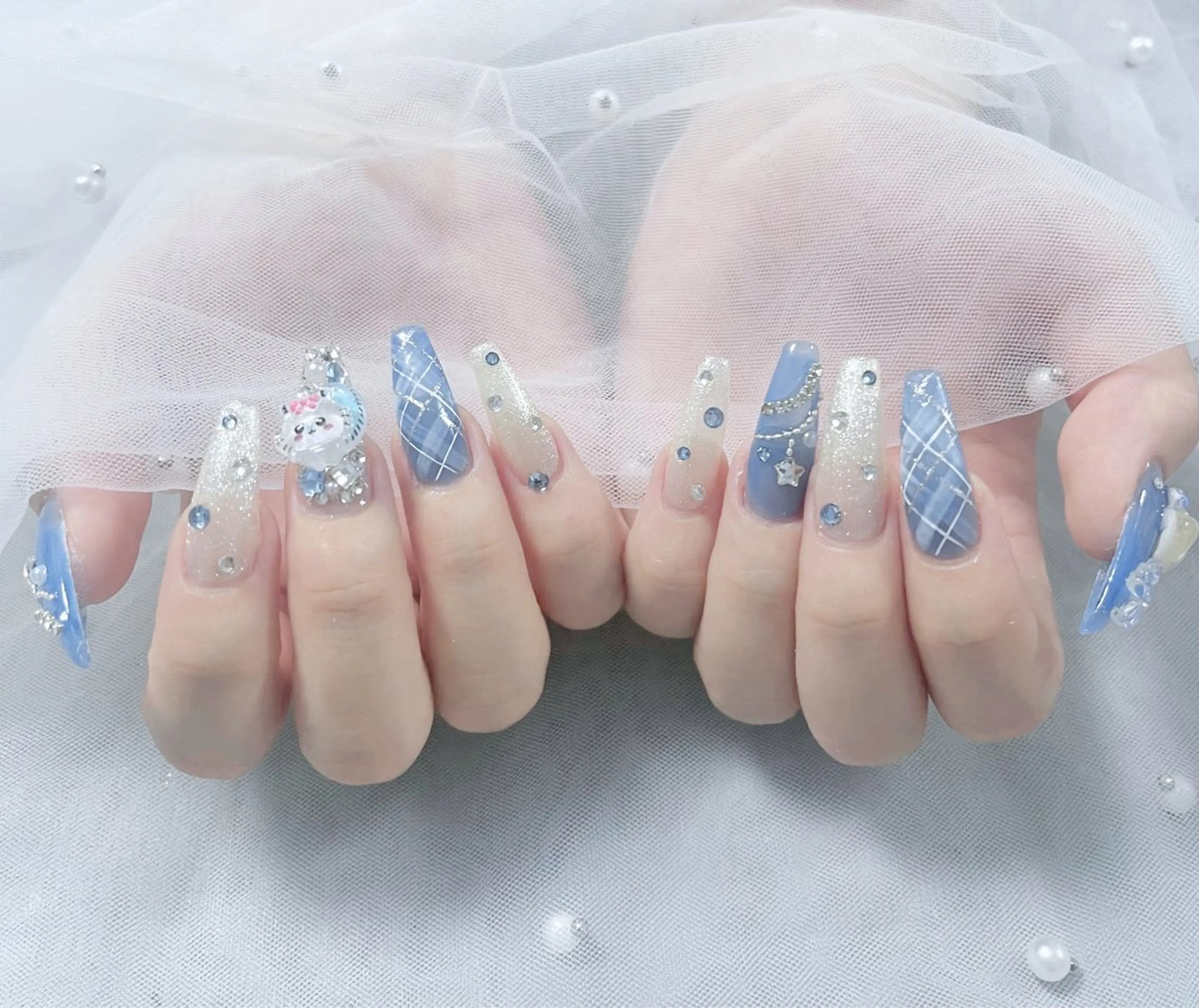 ネイル オーロラネイル クリアネイル フラッシュネイル ジェルネイル グラデーション ハンドネイル Amee Nail Salonのネイルデザイン