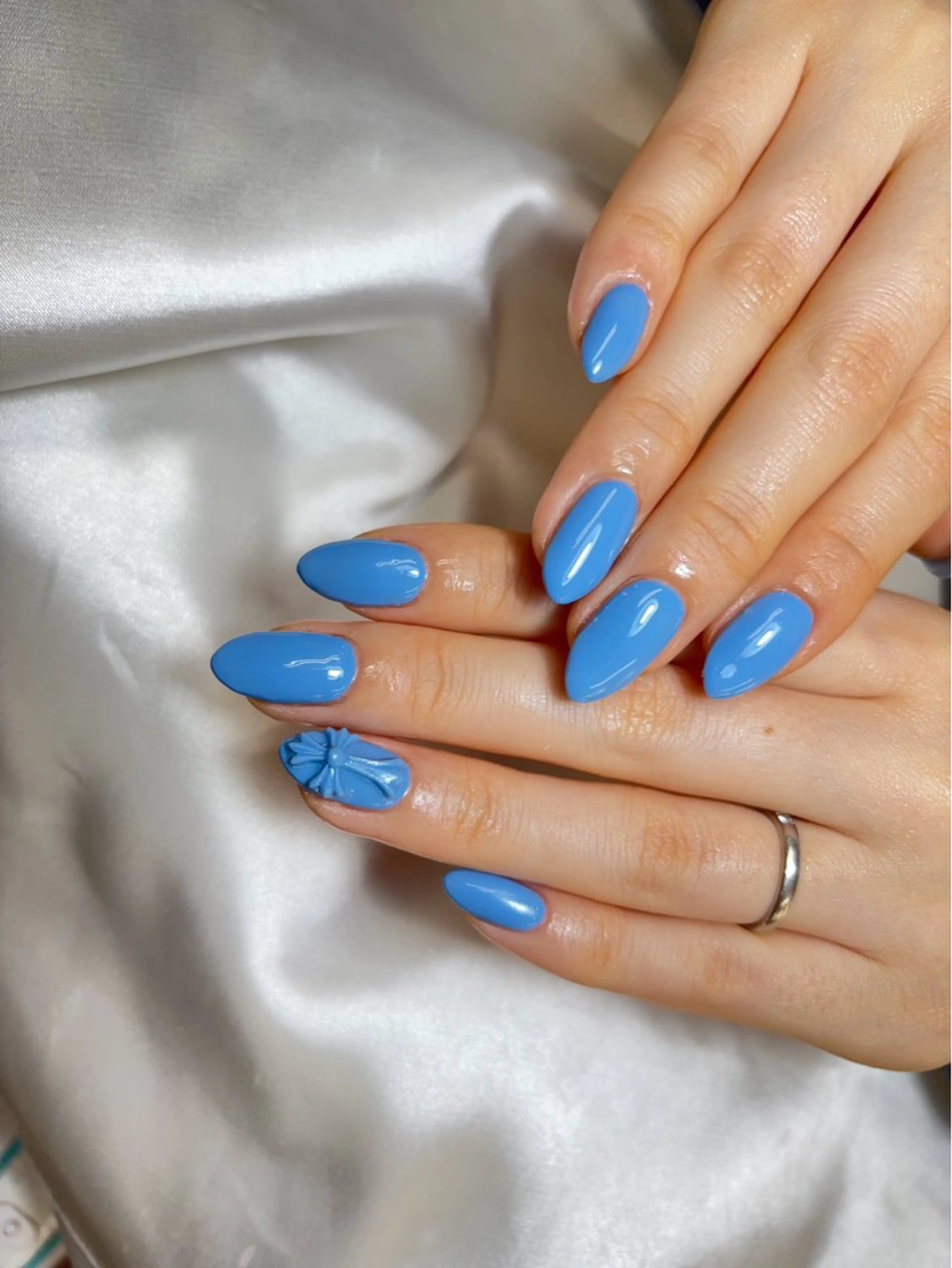 ネイル チークネイル 長さ出し フットネイル ジェルネイル 卒業式 𝓐𝓷𝓻𝓲 XiinhNailのネイルデザイン