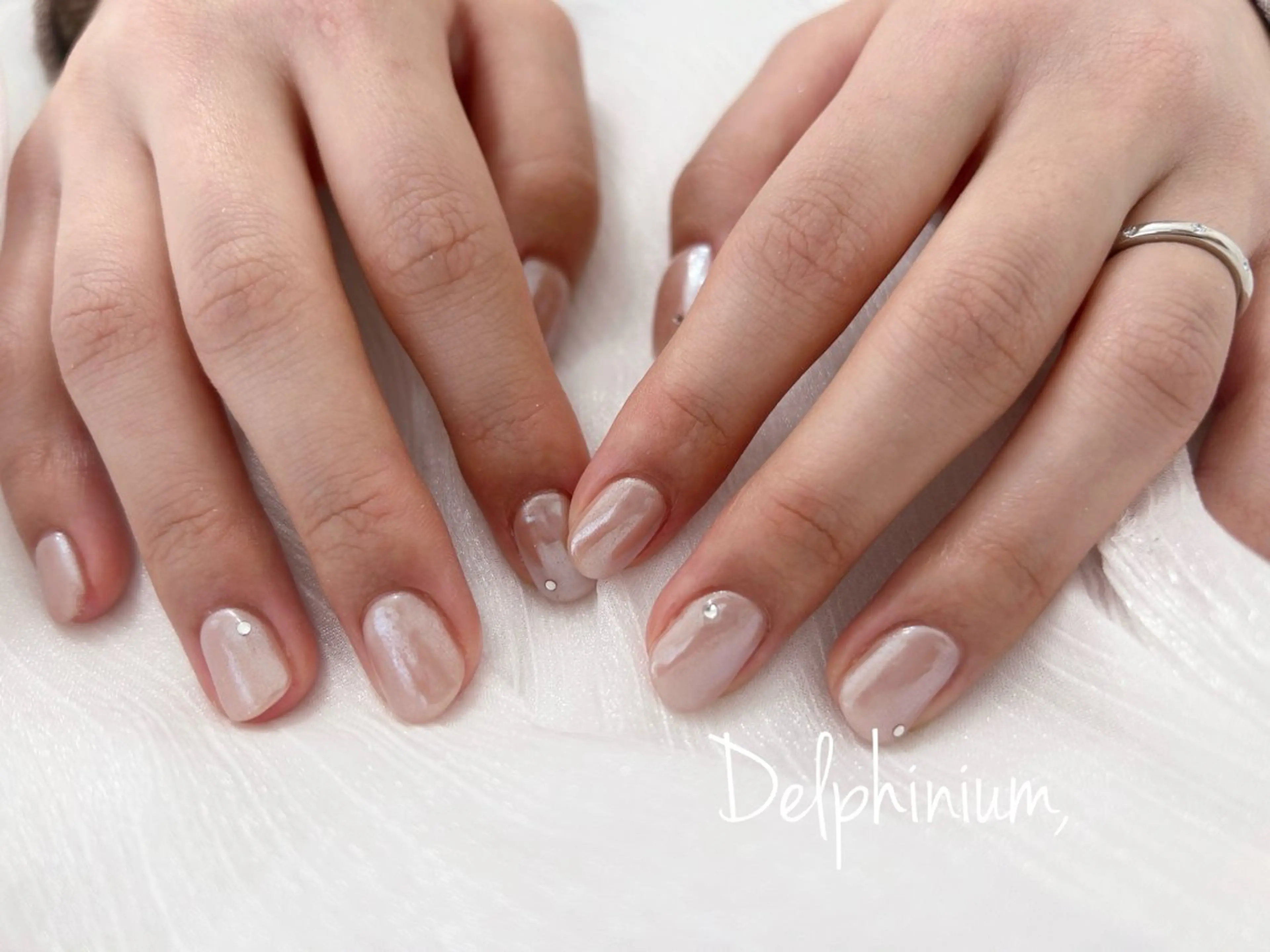 ネイル ジェルネイル ミラーネイル パラジェル ストーンネイル ブライダルネイル ハンドネイル 岡本 友恵のネイルデザイン