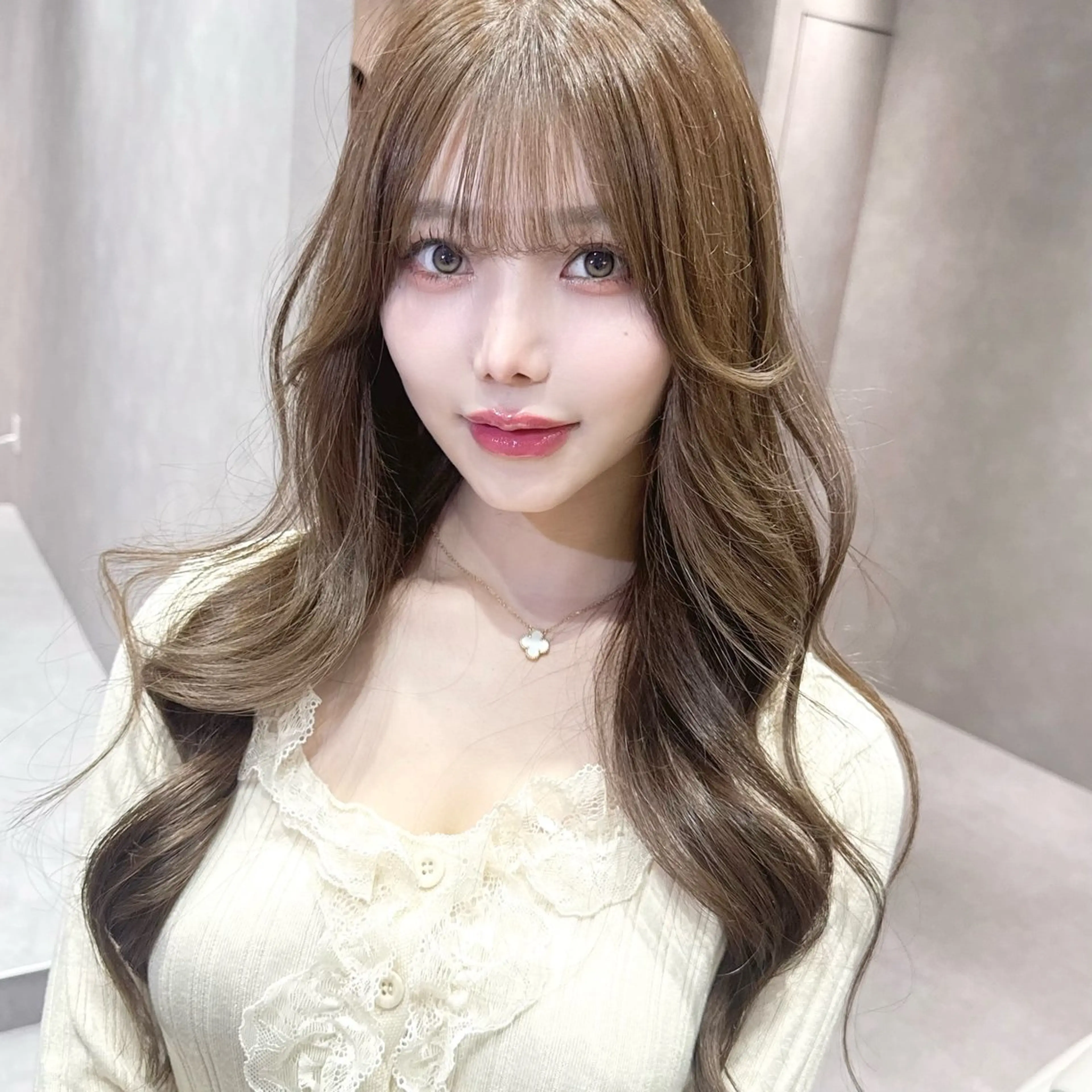 『ブリーチなしで明るめの透け感ベージュ』柔らかさ、肌馴染みの良いカラーにしたい人必見❣️の写真