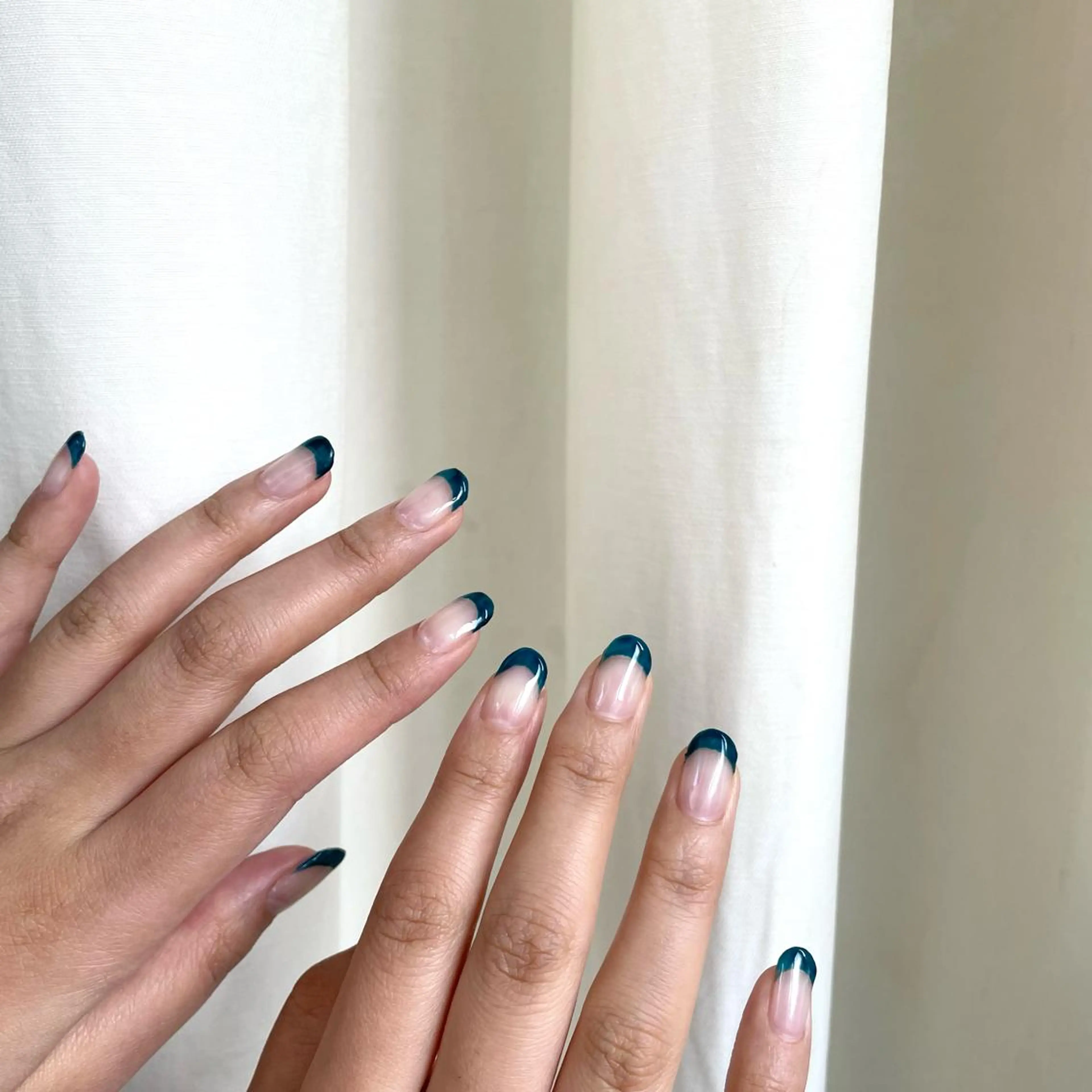 ネイル ハンドネイル anyora nail salon所属・大人ワンホン キラキラ/Ayanoのネイルデザイン