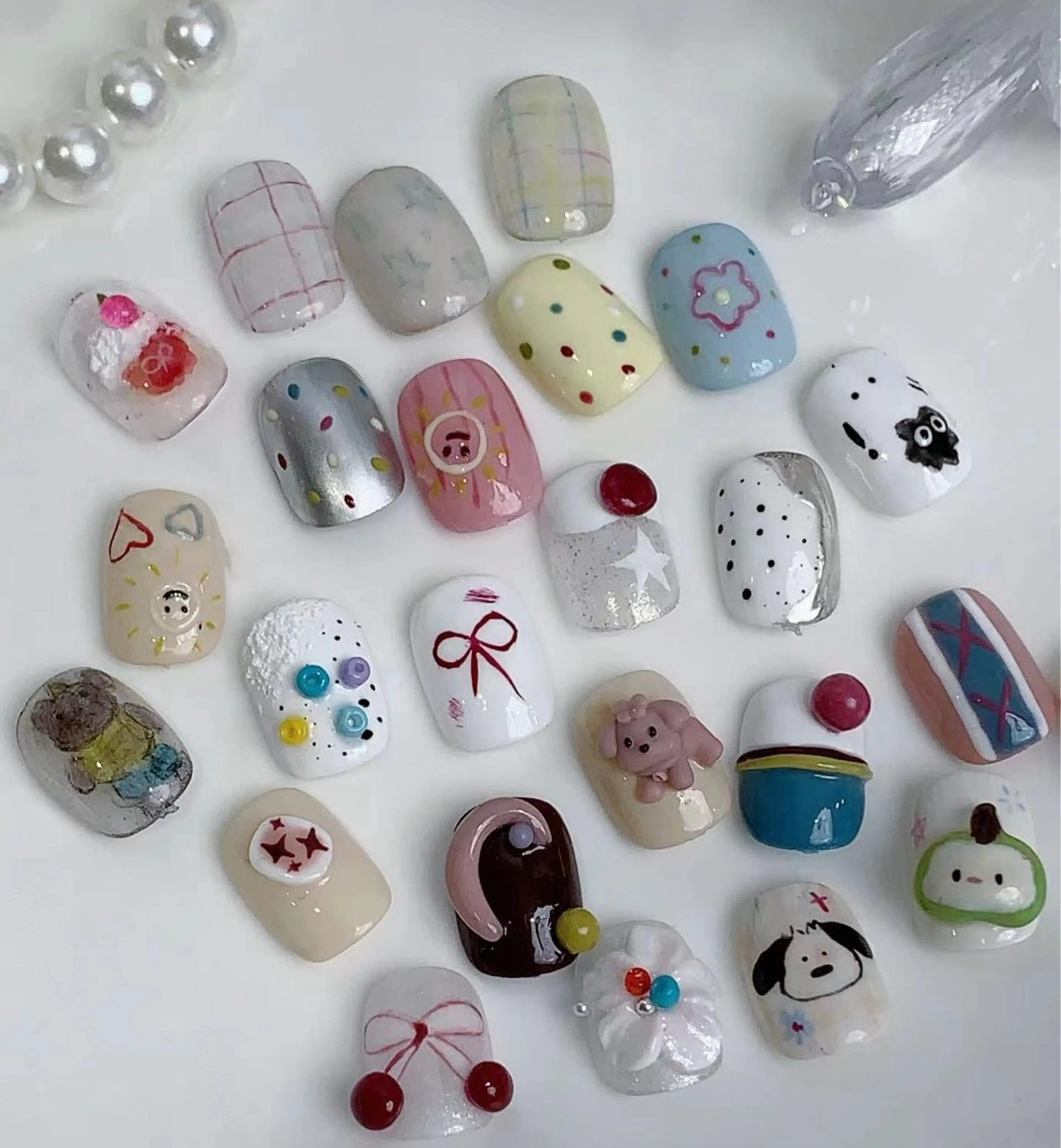 ネイル Mia nail salon所属・浮中 美愛のネイルデザイン