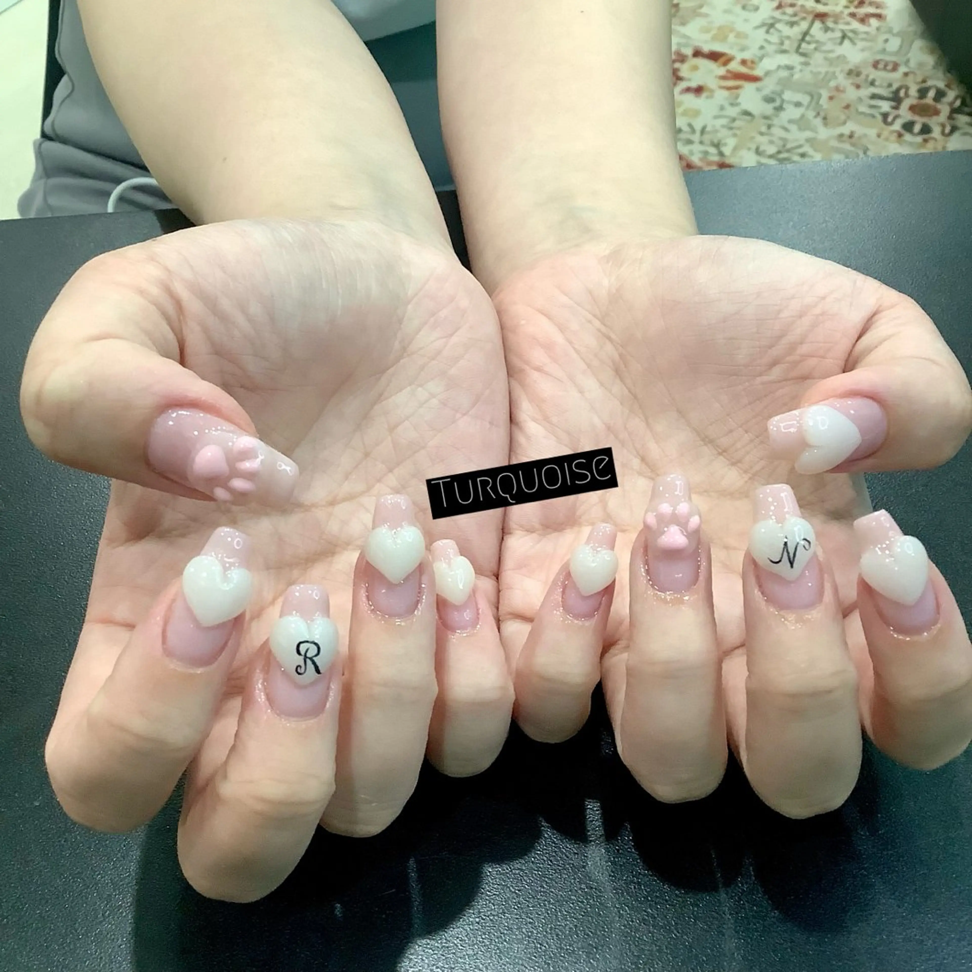 ネイル 個性派ネイルサロン 💅🏼ターコイズのネイルデザイン