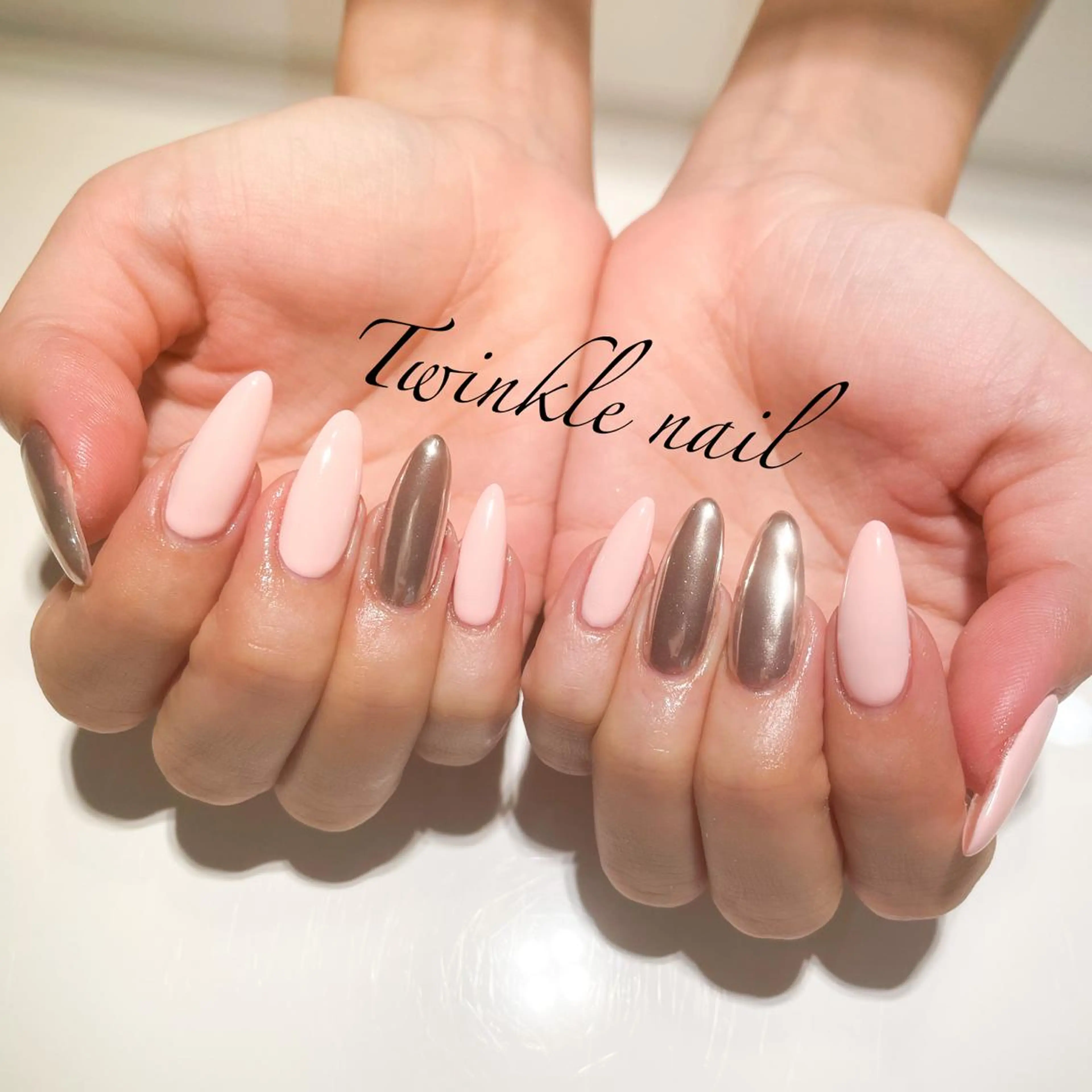 ロング ハンドネイル ハンドケア 中井 綾香の眉毛・アイブロウイメージ