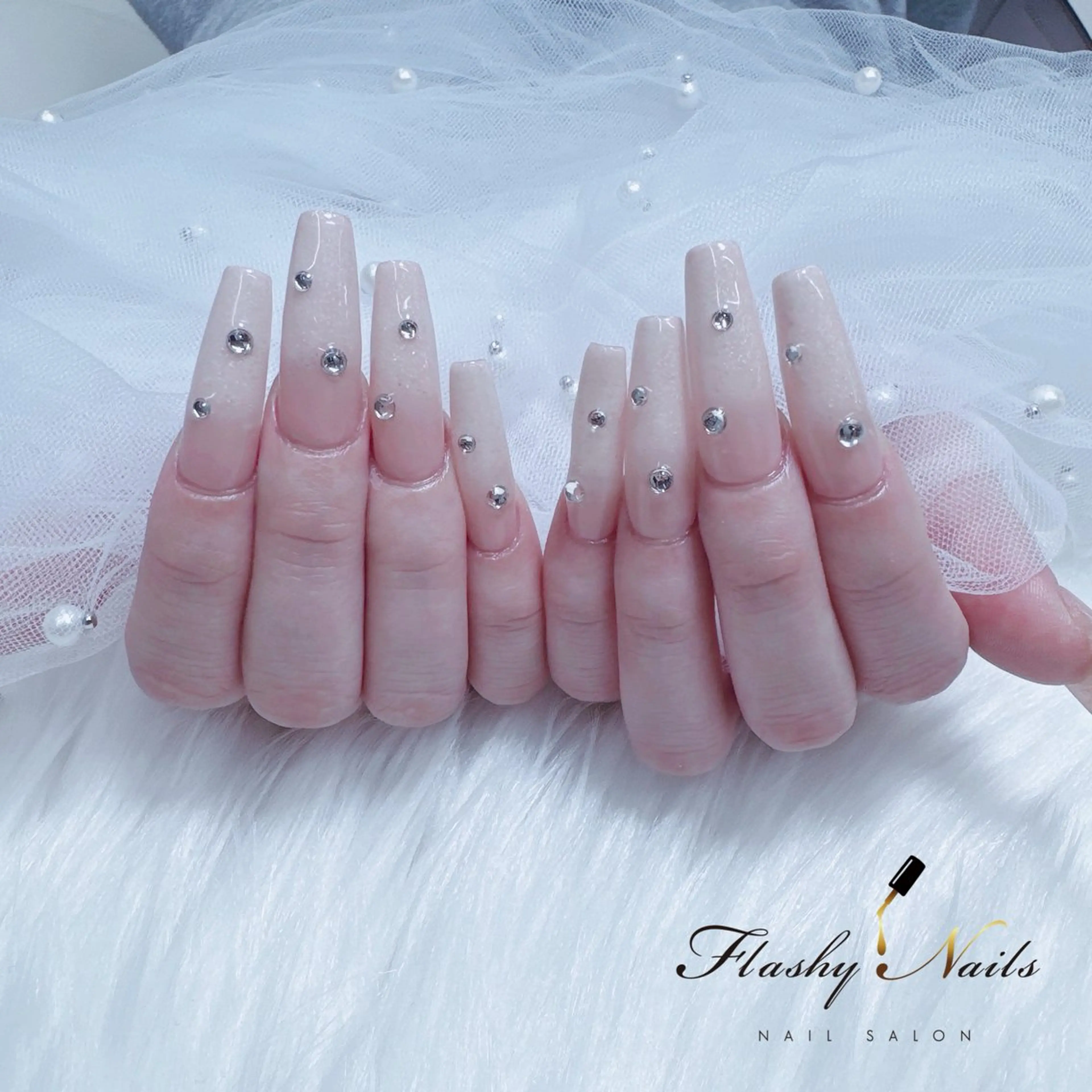 ネイル 長さ出し Flashy Nailsのネイルデザイン