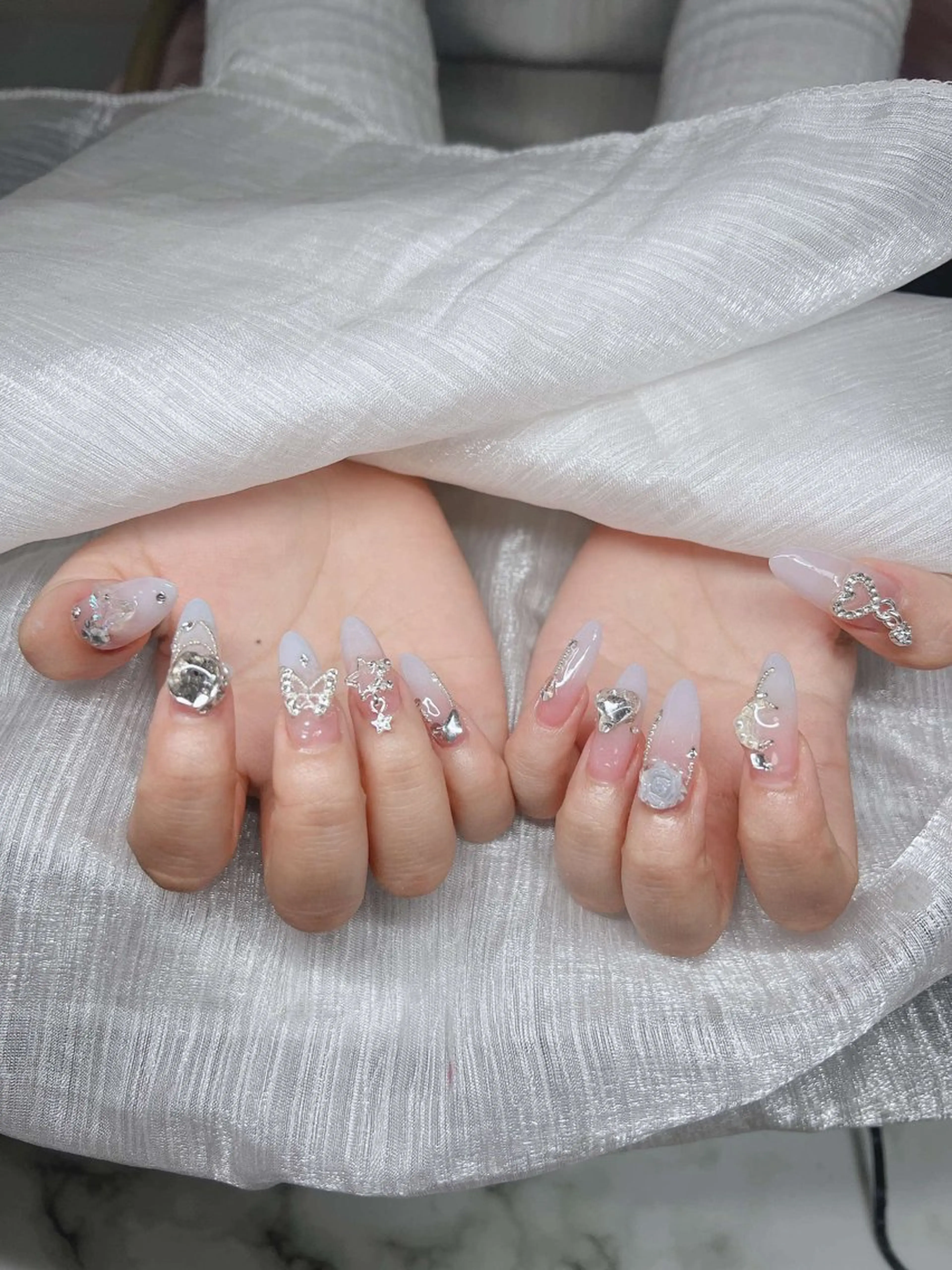 ネイル Lee Nailsのネイルデザイン