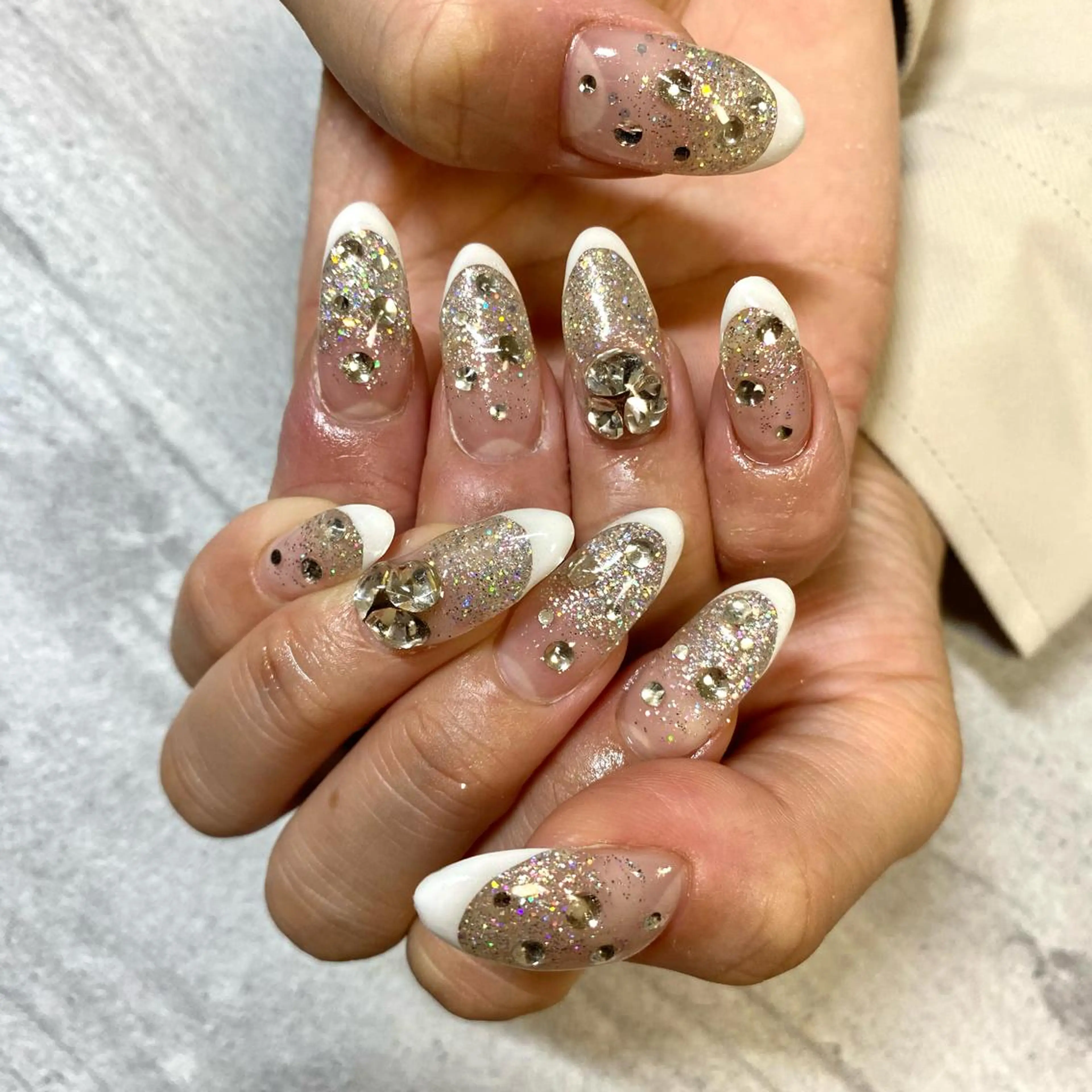 ショート カラー パーマ ヘアアレンジ メンズ キッズ ネイル マツエク・マツパ アイブロウ フレンチネイル ラメ(グリッター) ラメグラデーション ハンドネイル ハンドケア 今福鶴見ネイル 8(ｴｲﾄ)のネイルデザイン