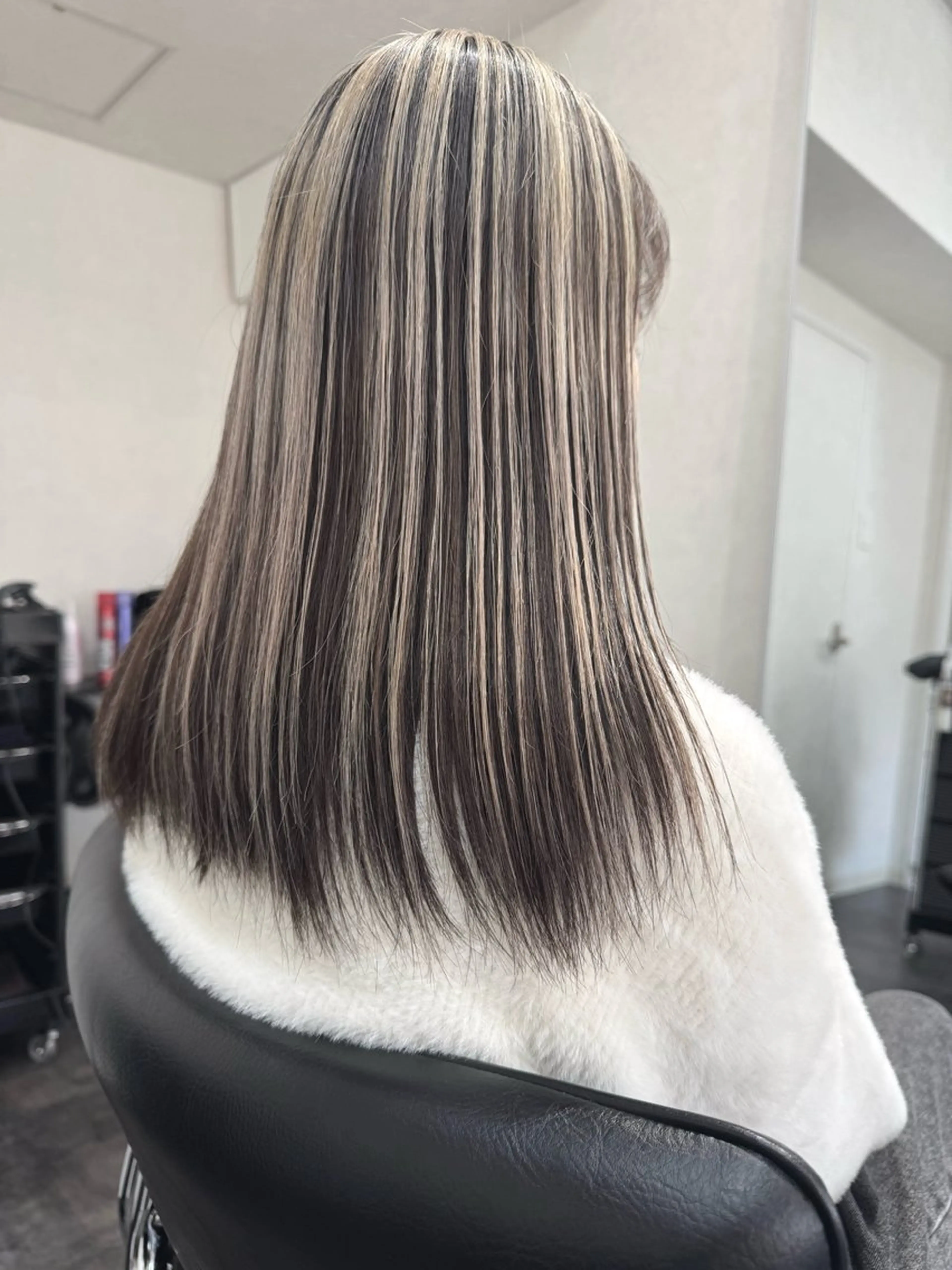 セミロング カラー M IIのヘアスタイル