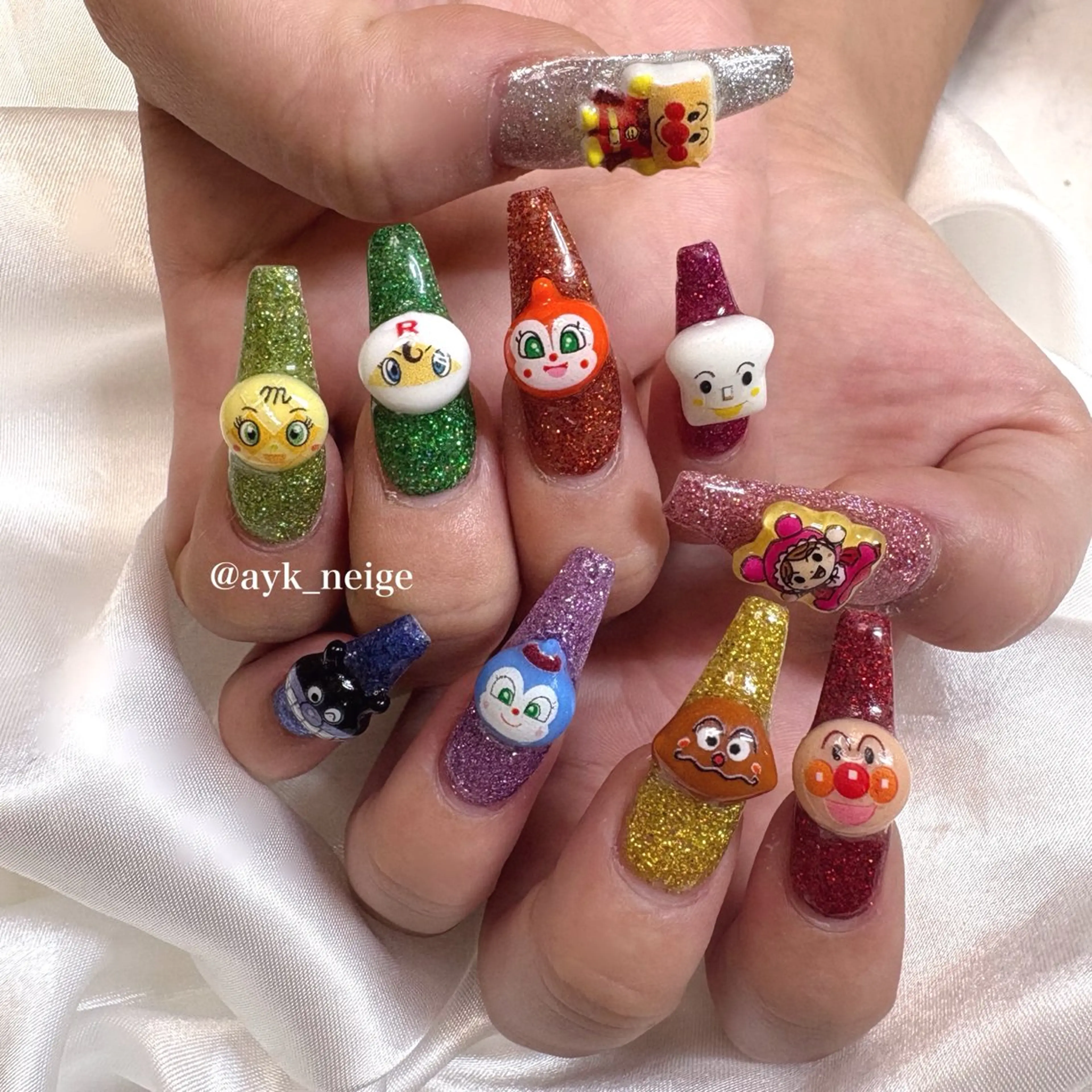 ネイル フットネイル キラキラネイル 韓国ネイル リボン シンプルネイル n'eige nail所属・大谷 綾香のネイルデザイン