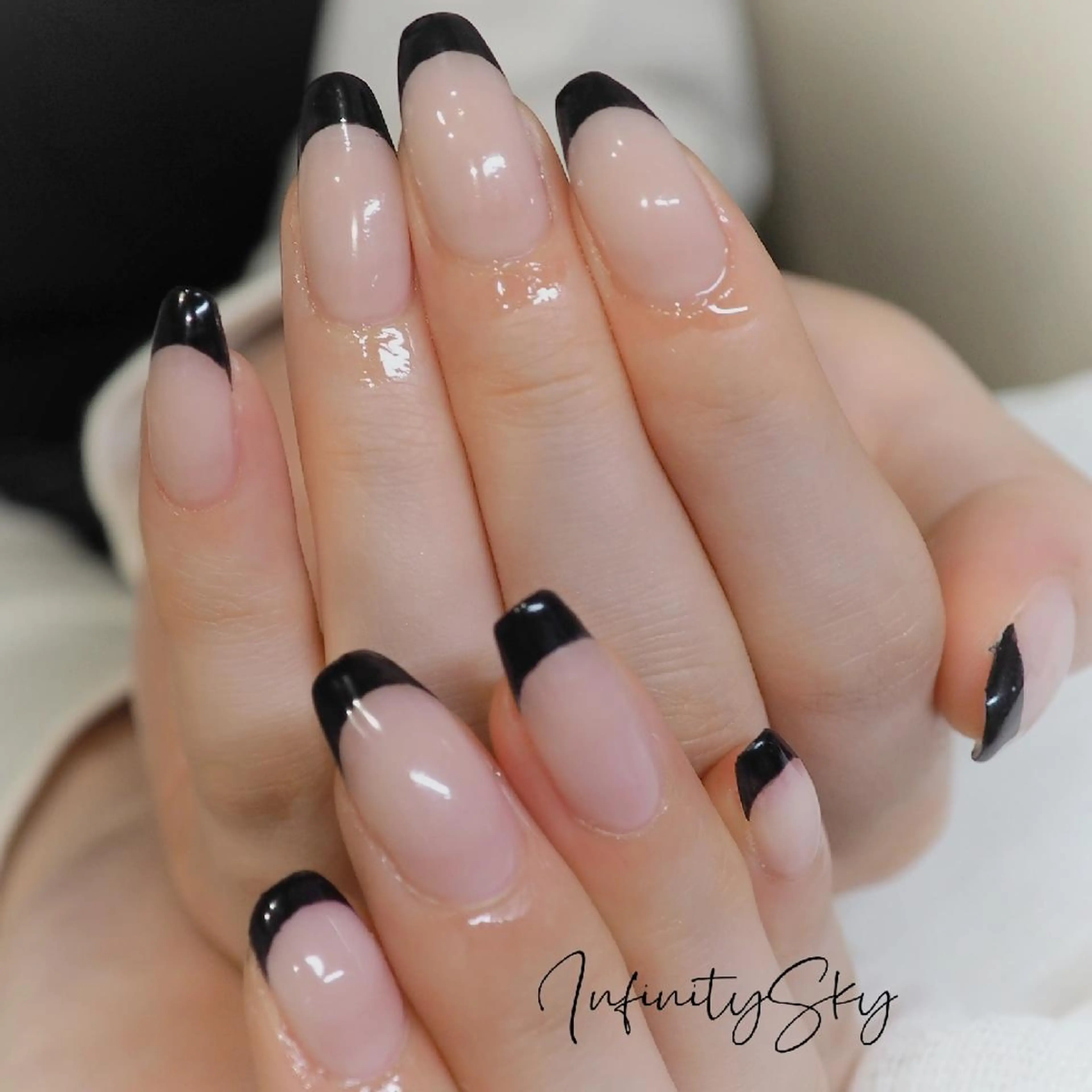 ネイル フレンチネイル ハンドネイル infinity skyのネイルデザイン