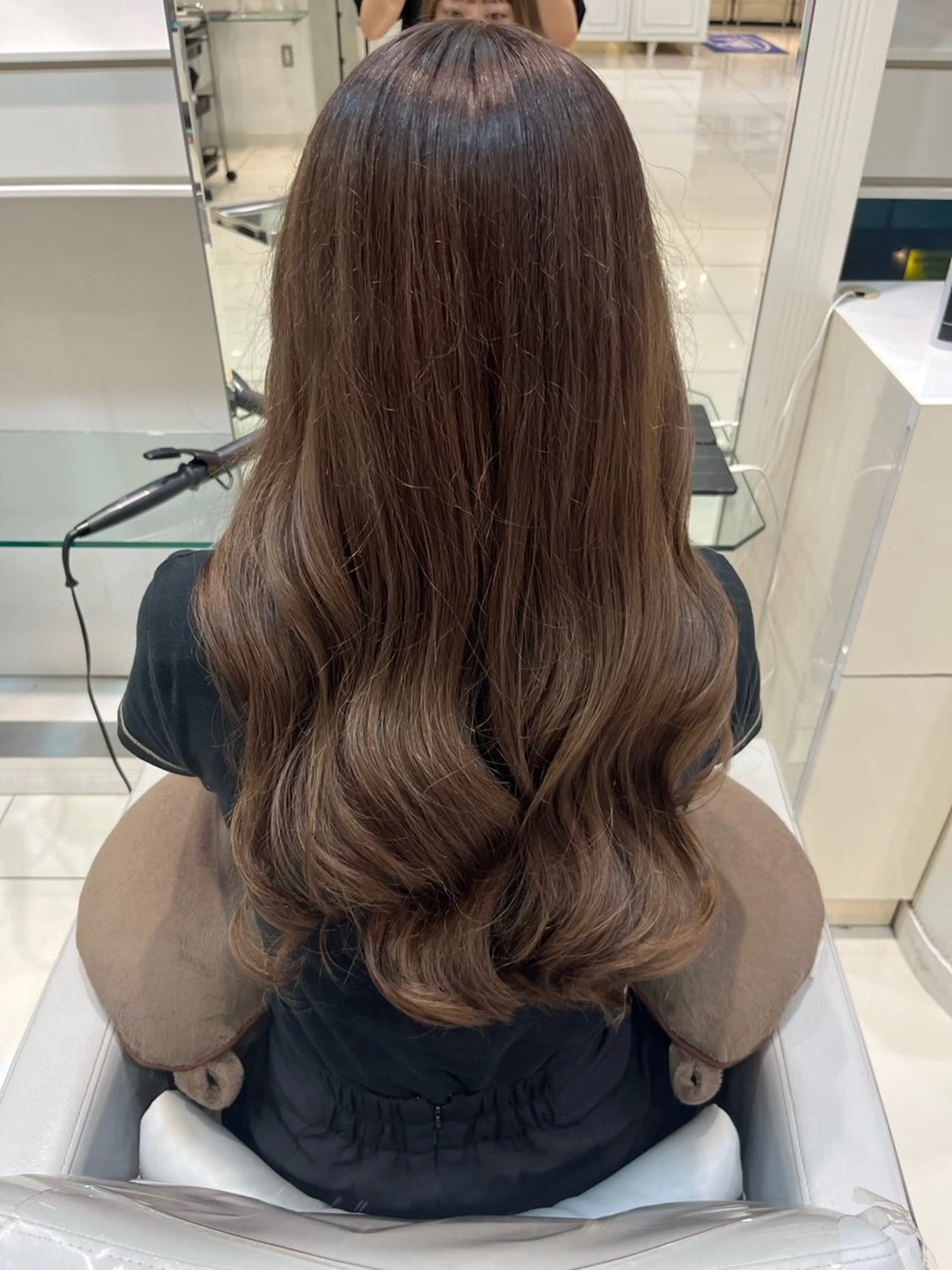 ロング Above /yoshimiのヘアスタイル