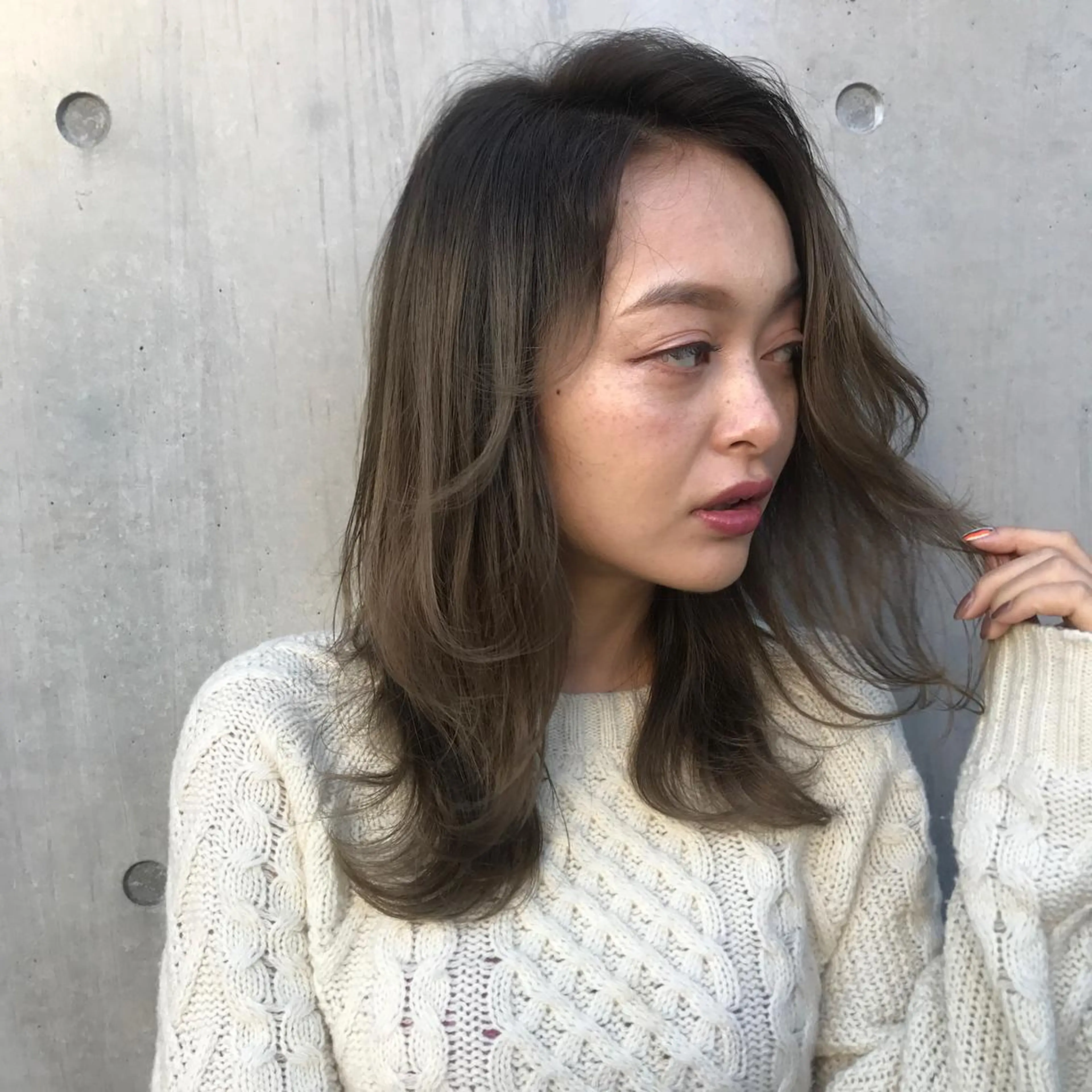 セミロング カラー ベージュカラー オリーブベージュ カット ヘアカラー トリートメント コジマ ダイスケのヘアスタイル