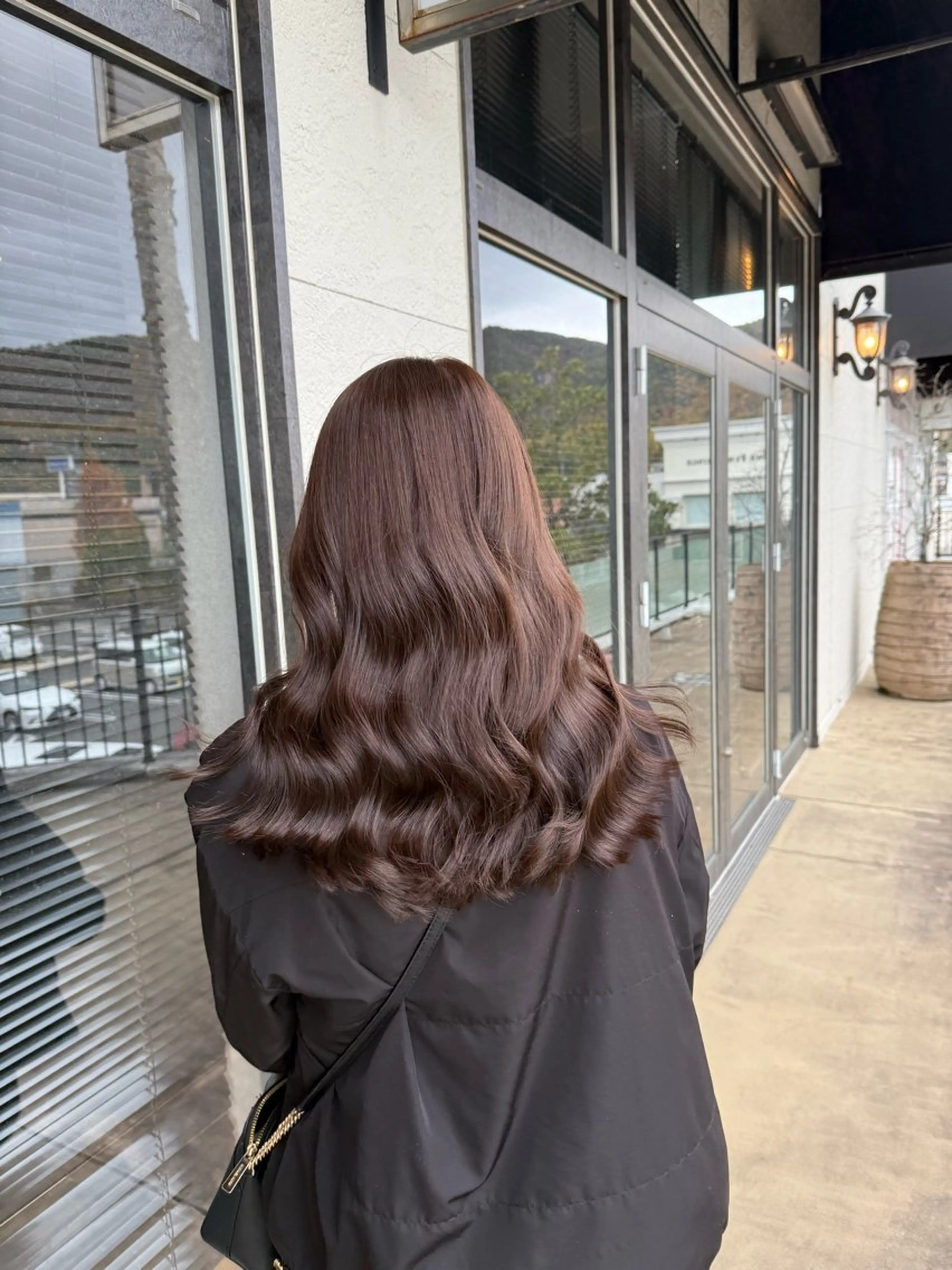 ロング カラー グレージュ ヘアカラー トリートメント 鵜飼 真伍のヘアスタイル