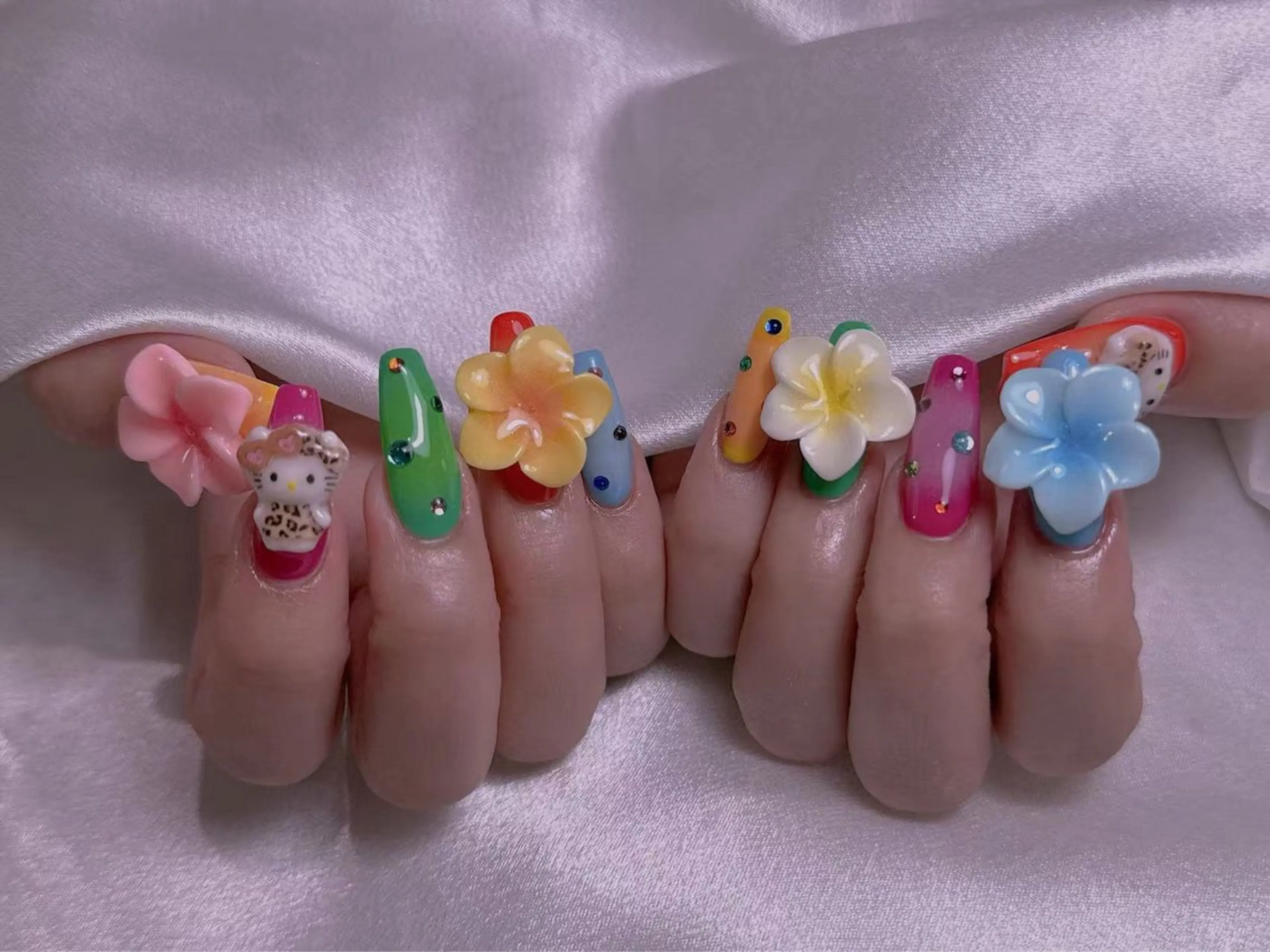 ネイル 長さ出し専門店 RIRIのネイルデザイン