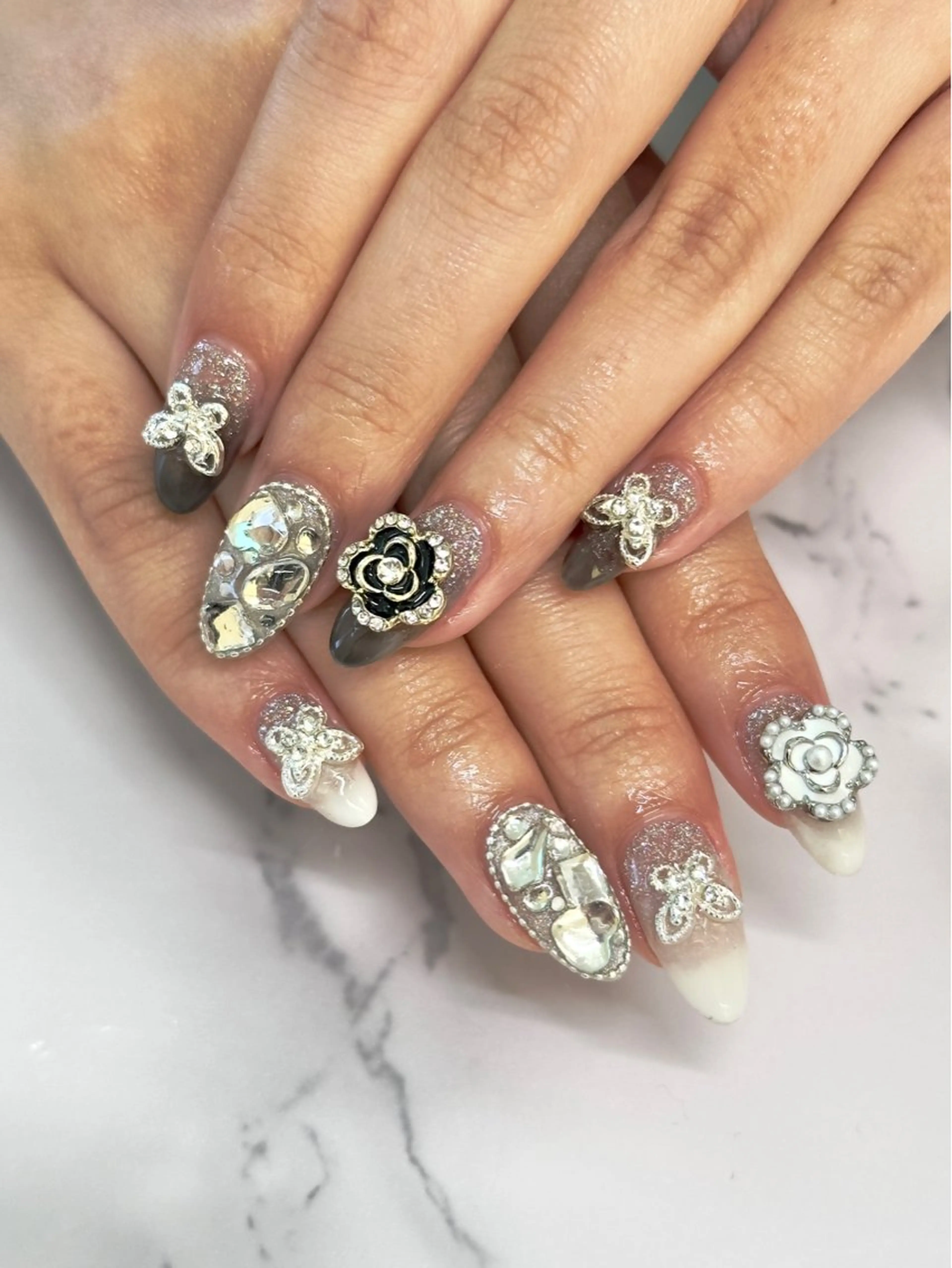 ネイル アートネイル ハンドネイル salon iris 🦋北広島市大曲のネイルデザイン