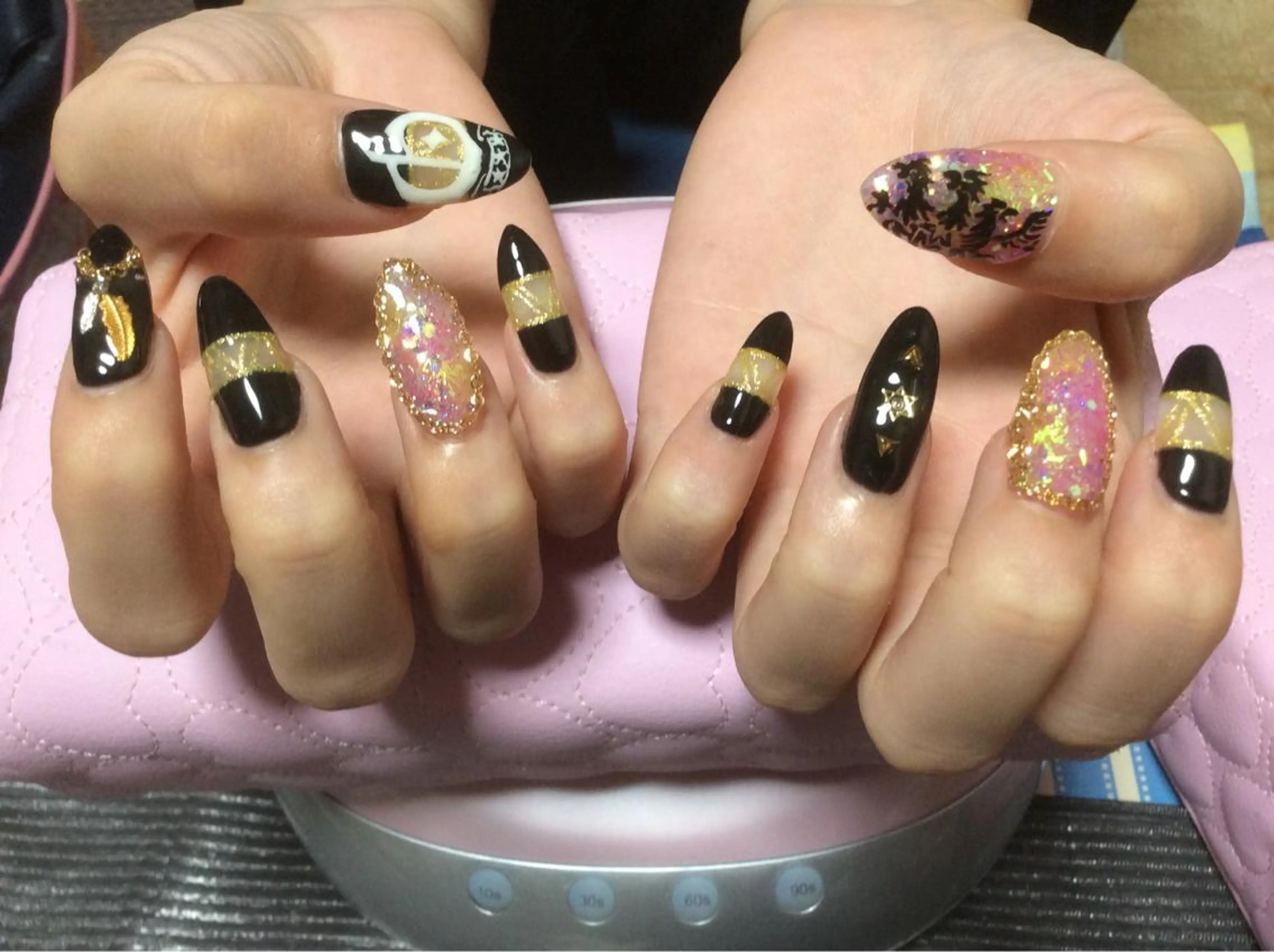 ネイル フラワー ムーンのネイルデザイン