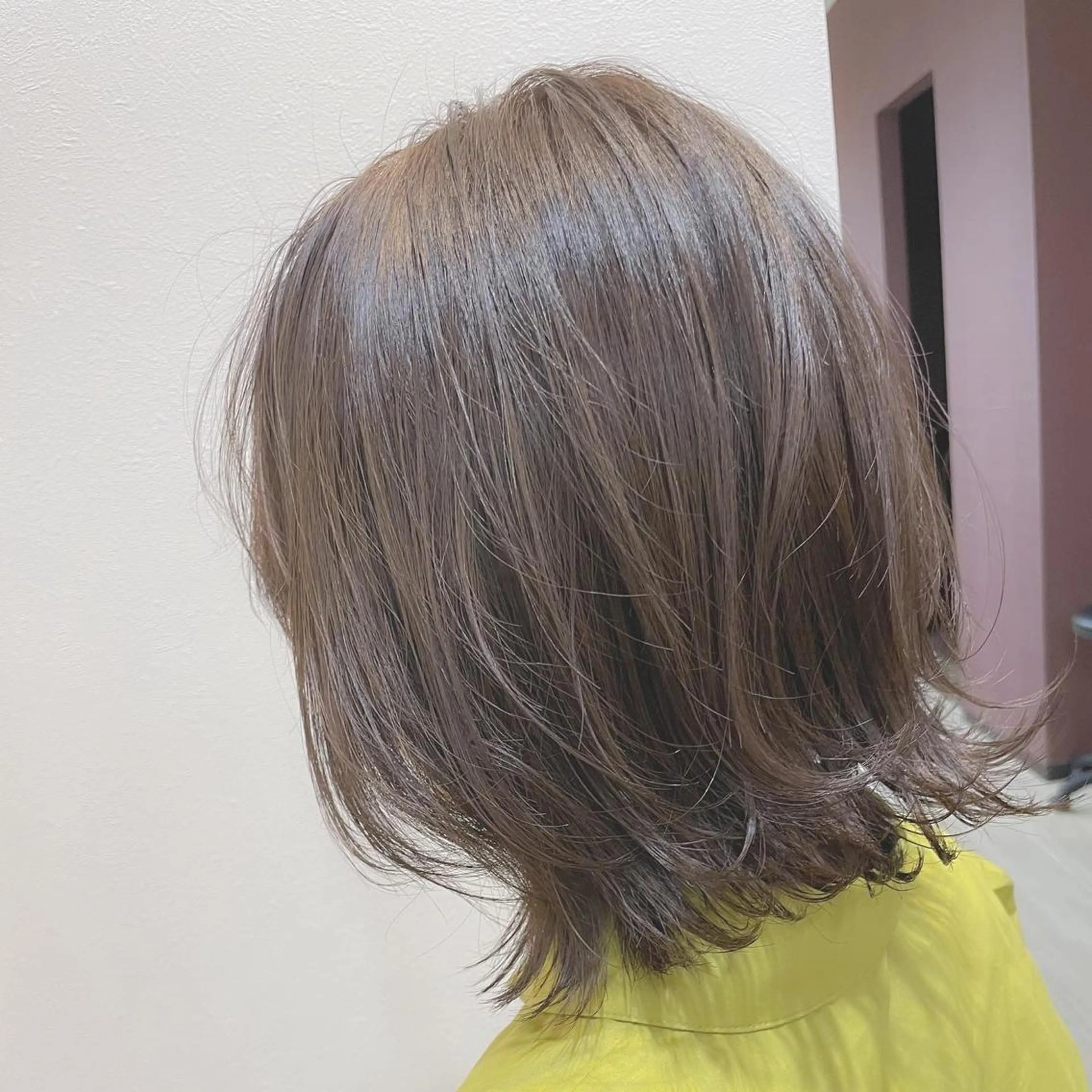 ショート カラー ブリーチ 透明感カラー ブリーチなしカラー 髪質改善ストレー ト指名NO.1林駿希のヘアスタイル