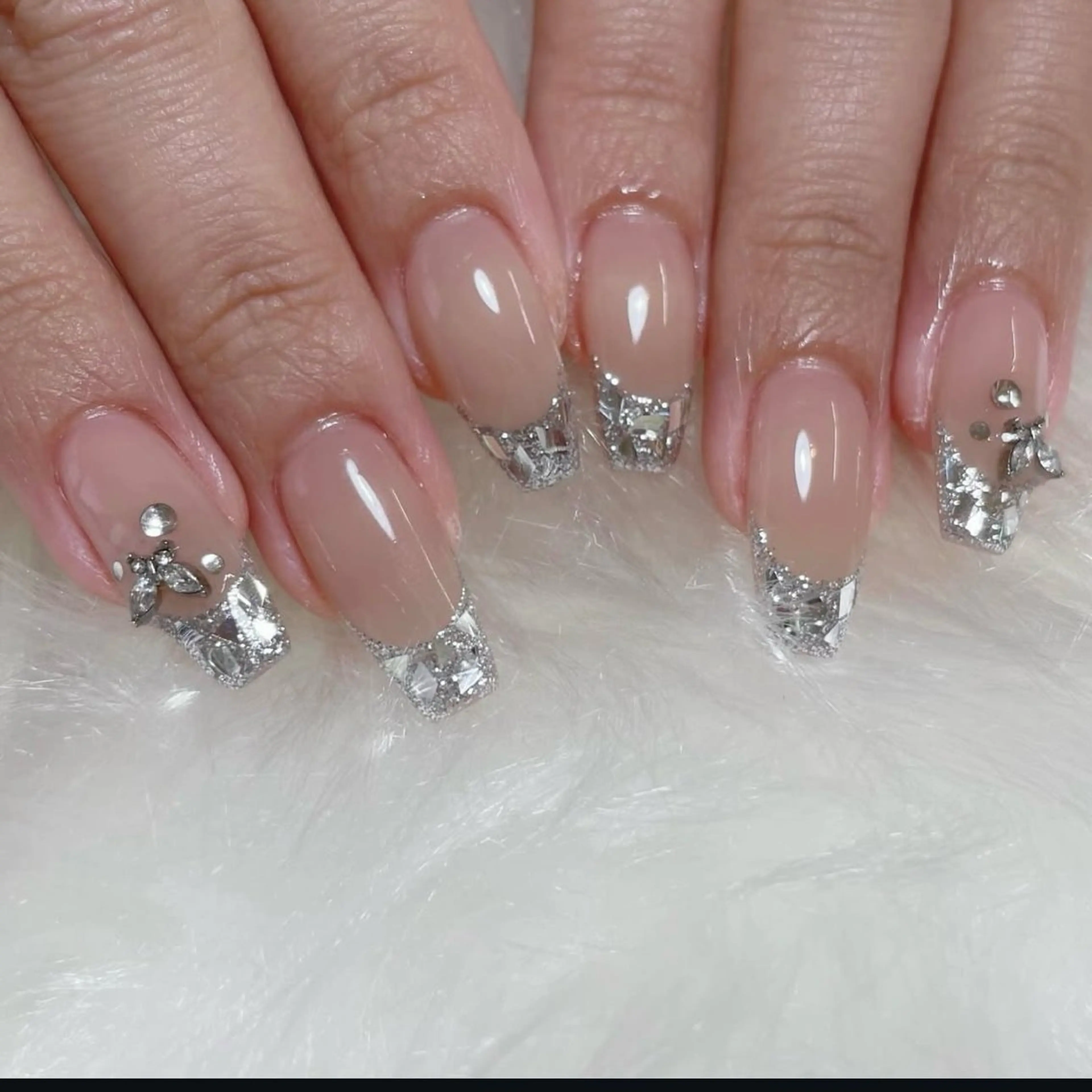 🩷HAND ガラスフレンチ🐣パーツ、シール別途料金🦄オフ無料ケア付き✨の写真