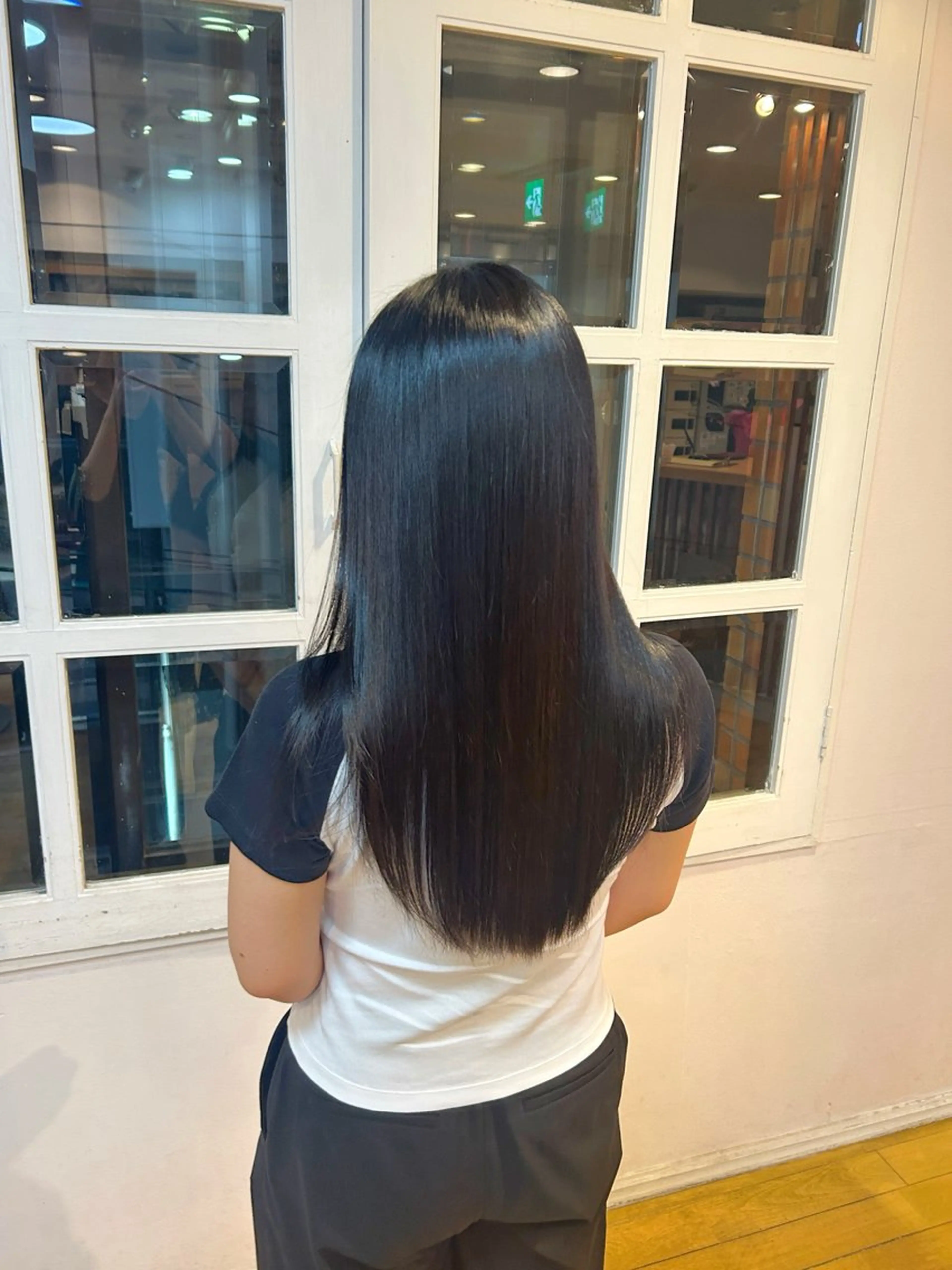 ロング カラー 透明感カラー ダークグレー 庄内/髪質改善 ハナキ モエのヘアスタイル