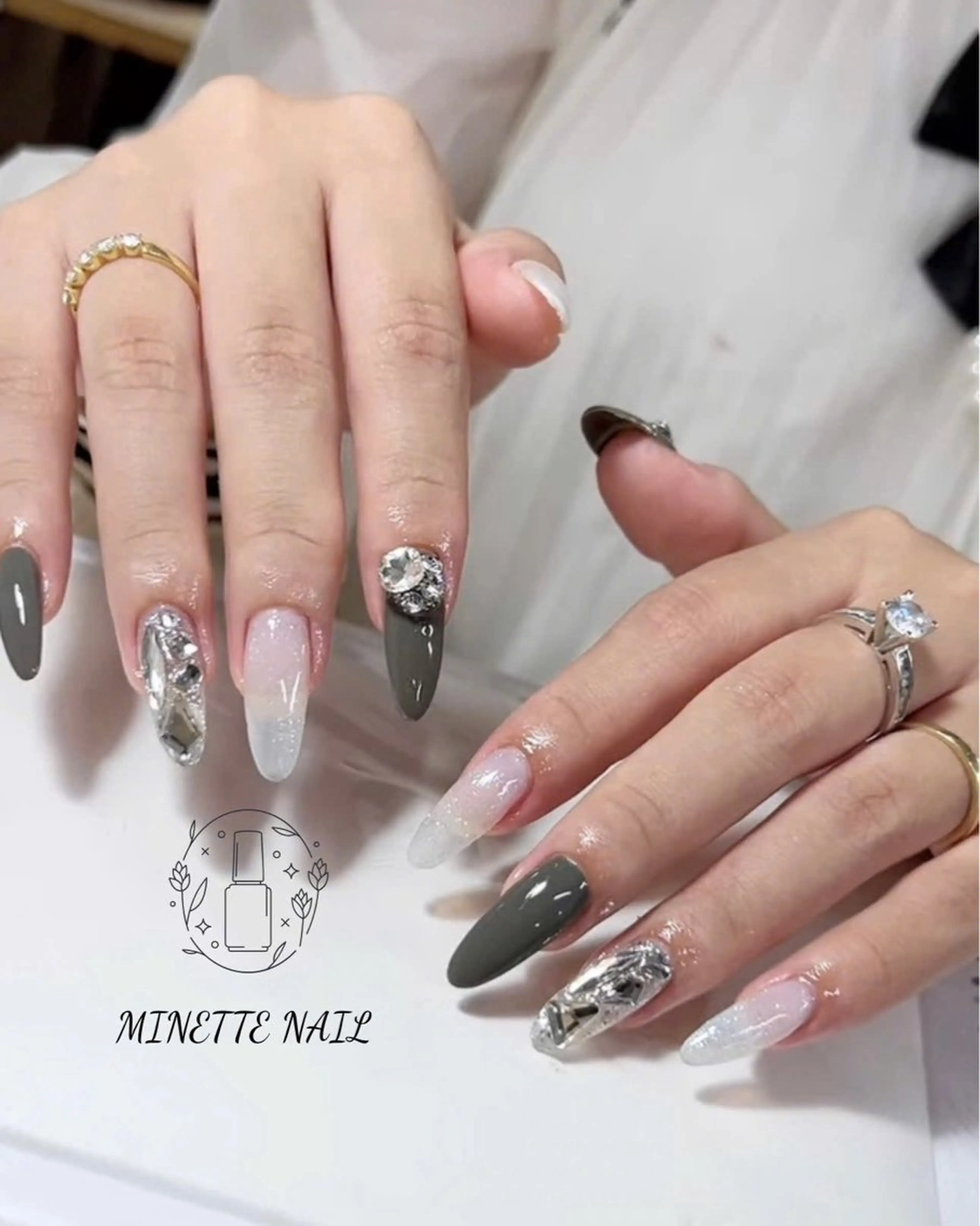 ネイル フレンチネイル ジェルネイル ラメ(グリッター) マグネットネイル 持ち込み Minette Nailのネイルデザイン