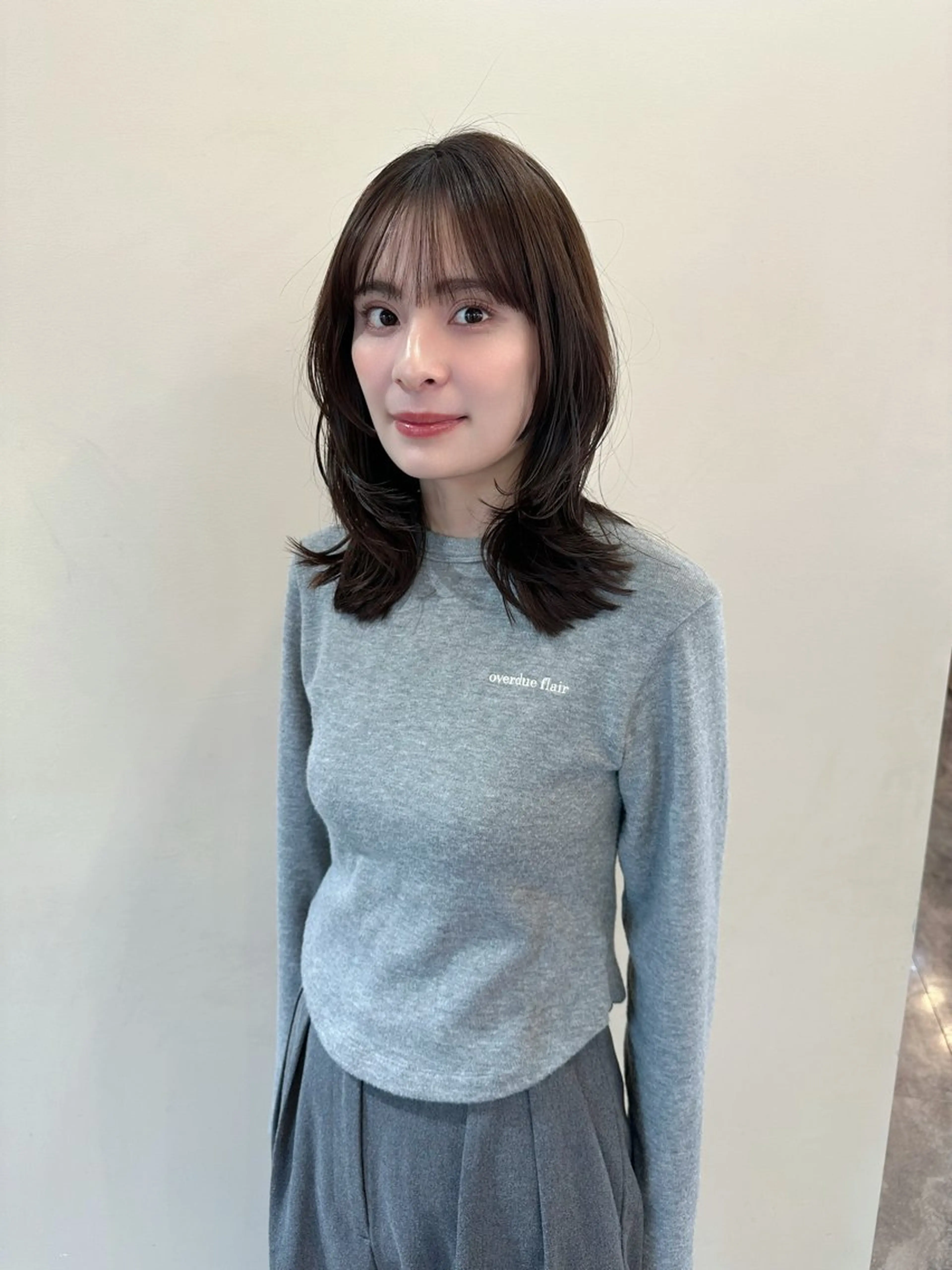 ミディアム くびれヘア 鎌倉 彩のヘアスタイル