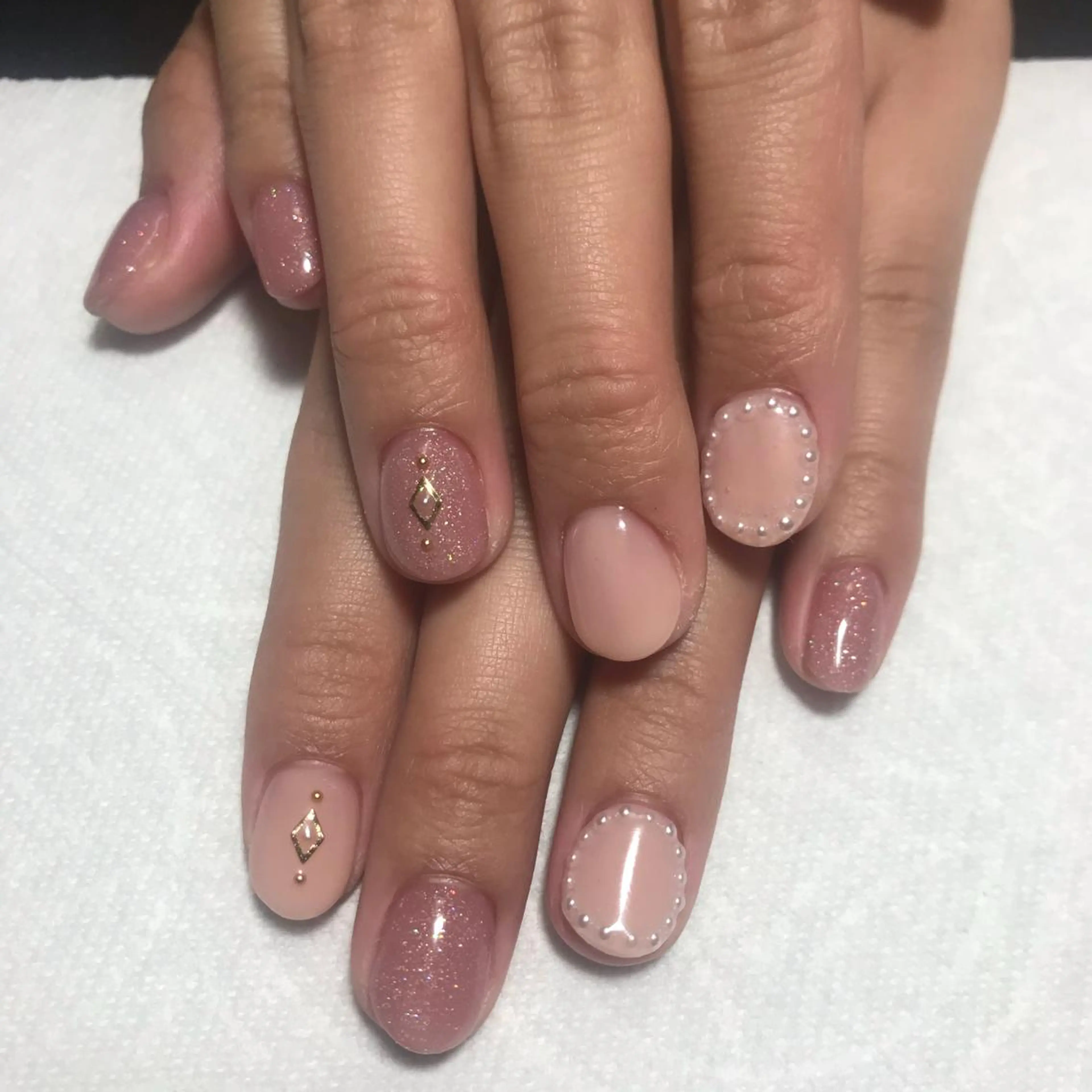 ネイル ECLAT エクラ所属・寺山 千鶴のネイルデザイン