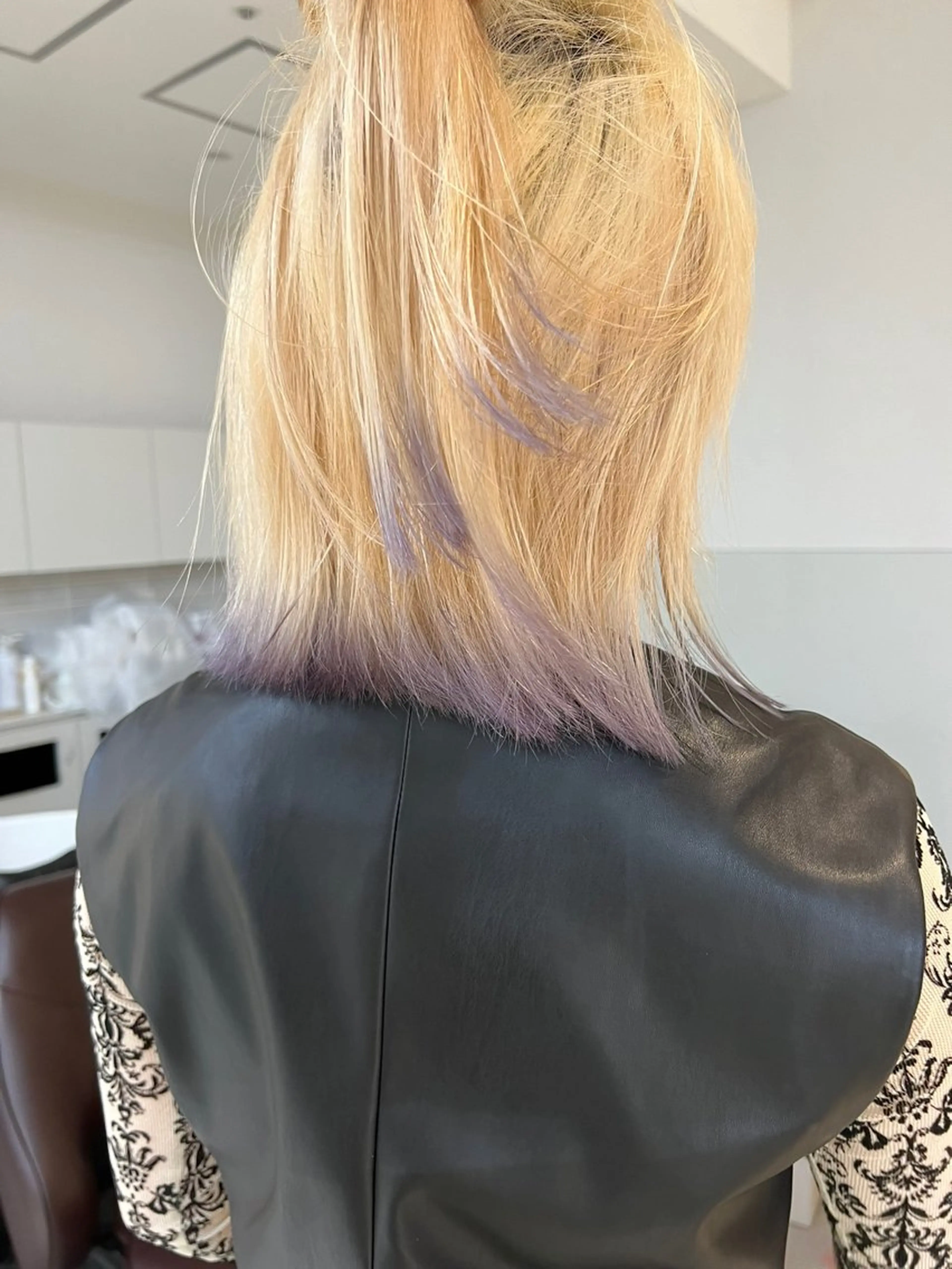 ミディアム カラー ブリーチ ブロンド ケアブリーチ 透明感カラー ダブルカラー レイヤー専門家 ダブルカラー修のヘアスタイル