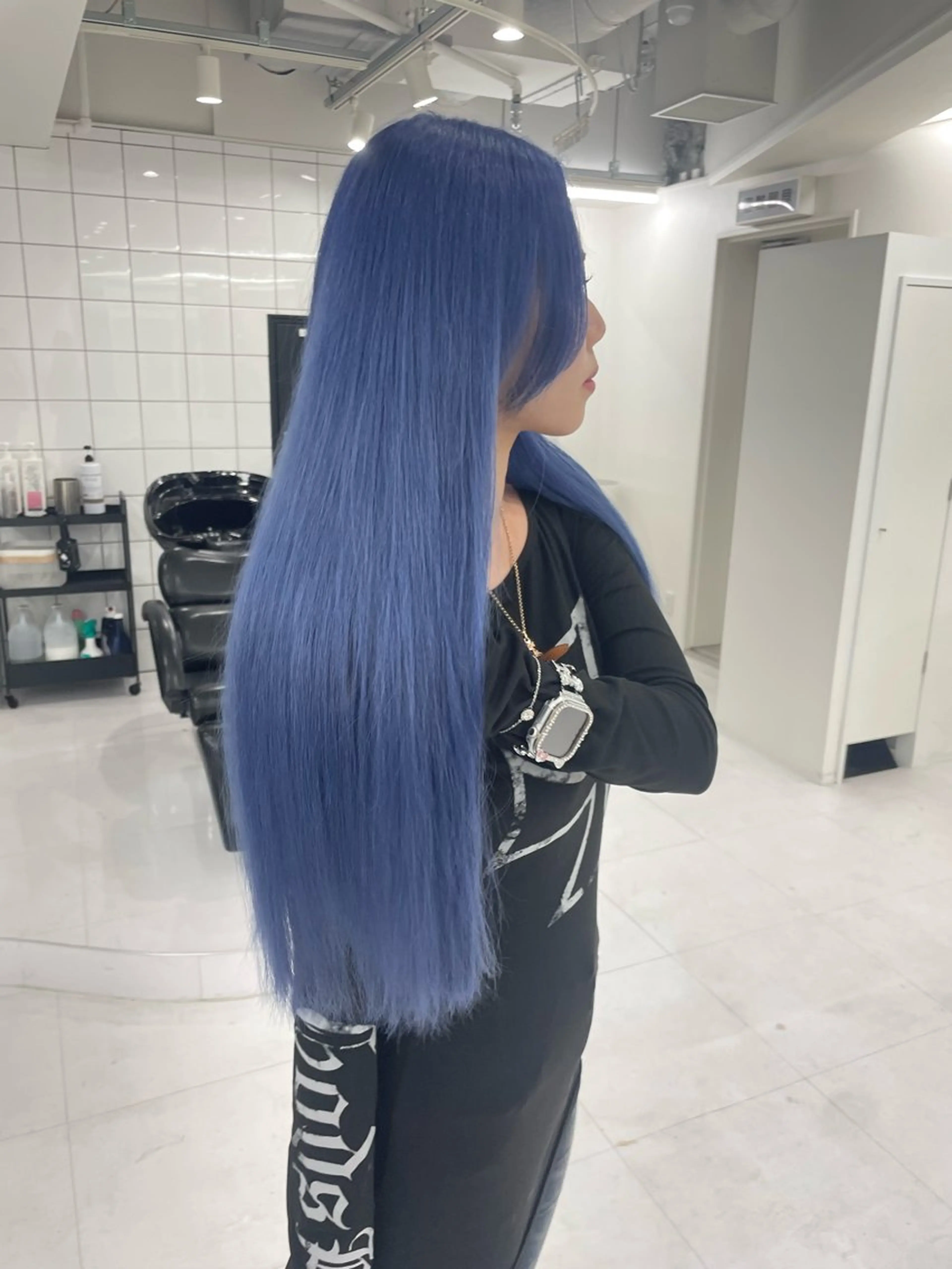 ロング カラー ヘアアレンジ ブリーチ ブルーカラー ロング ヘアカラー トリートメント 🎗秋山勇/ GEAR.代表のヘアスタイル