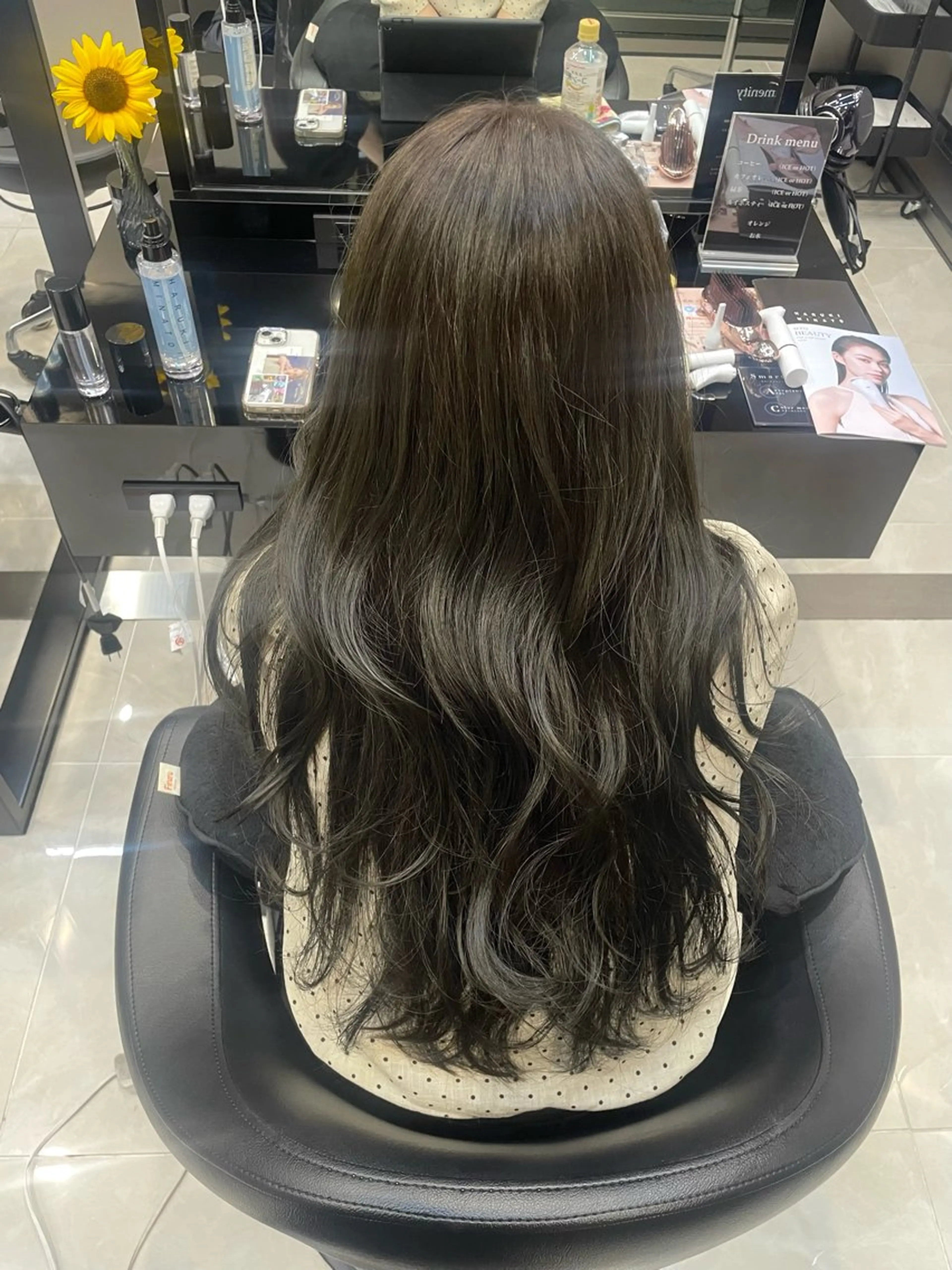 ロング カラー ブリーチ ブリーチなしカラー 秋屋 美々梨のヘアスタイル