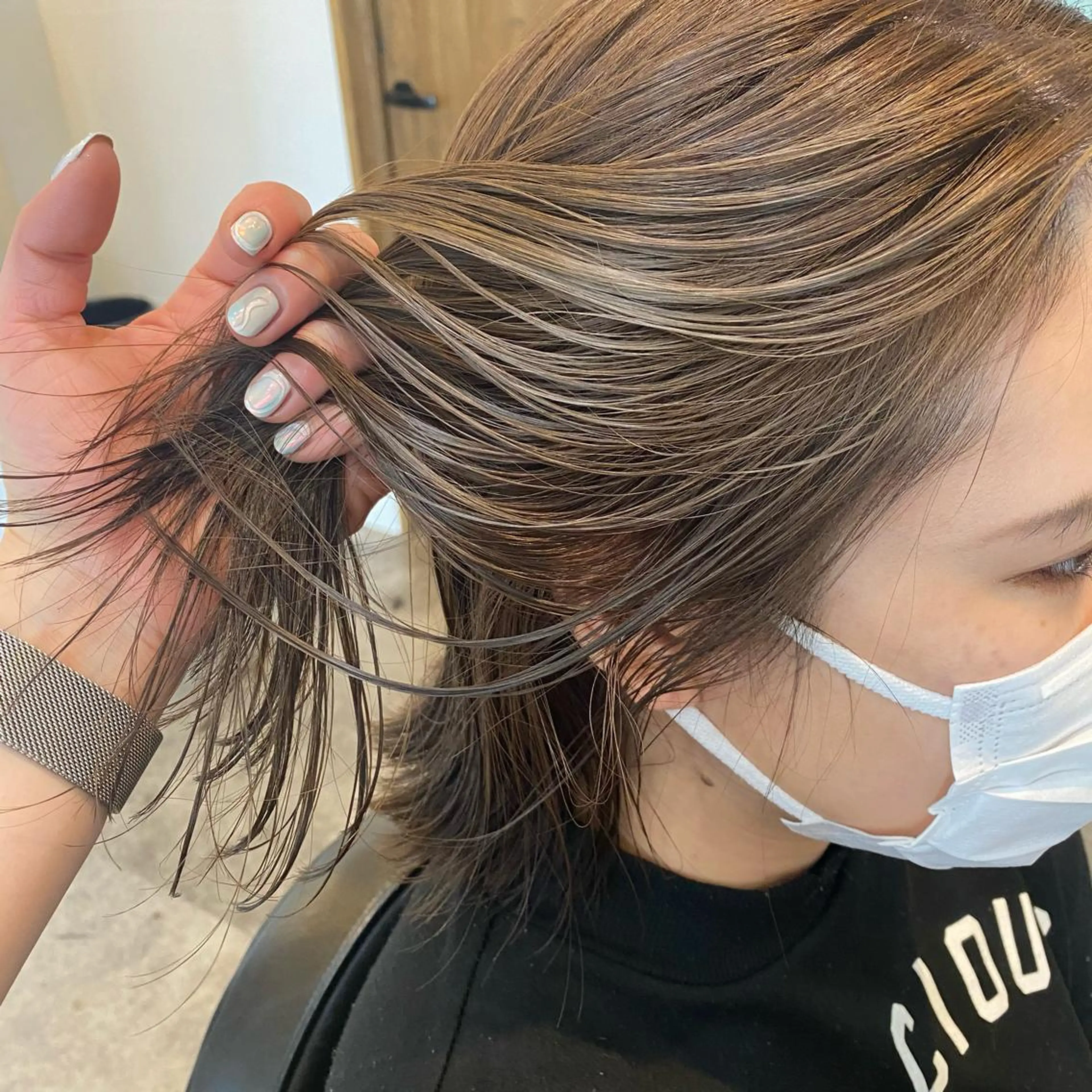 ミディアム 今井 悠菜のヘアスタイル