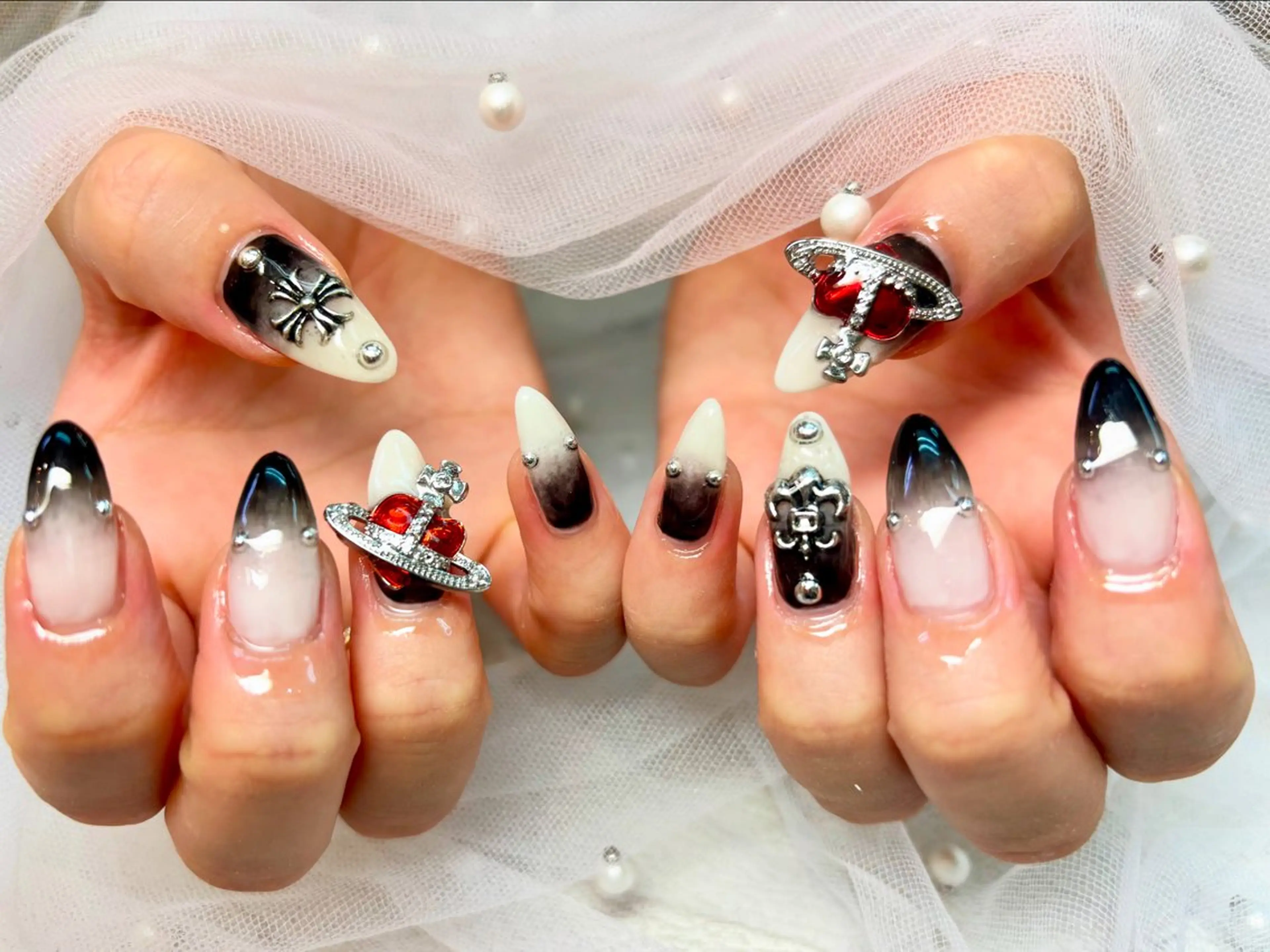 ネイル Queennail 北堀江megumiのネイルデザイン
