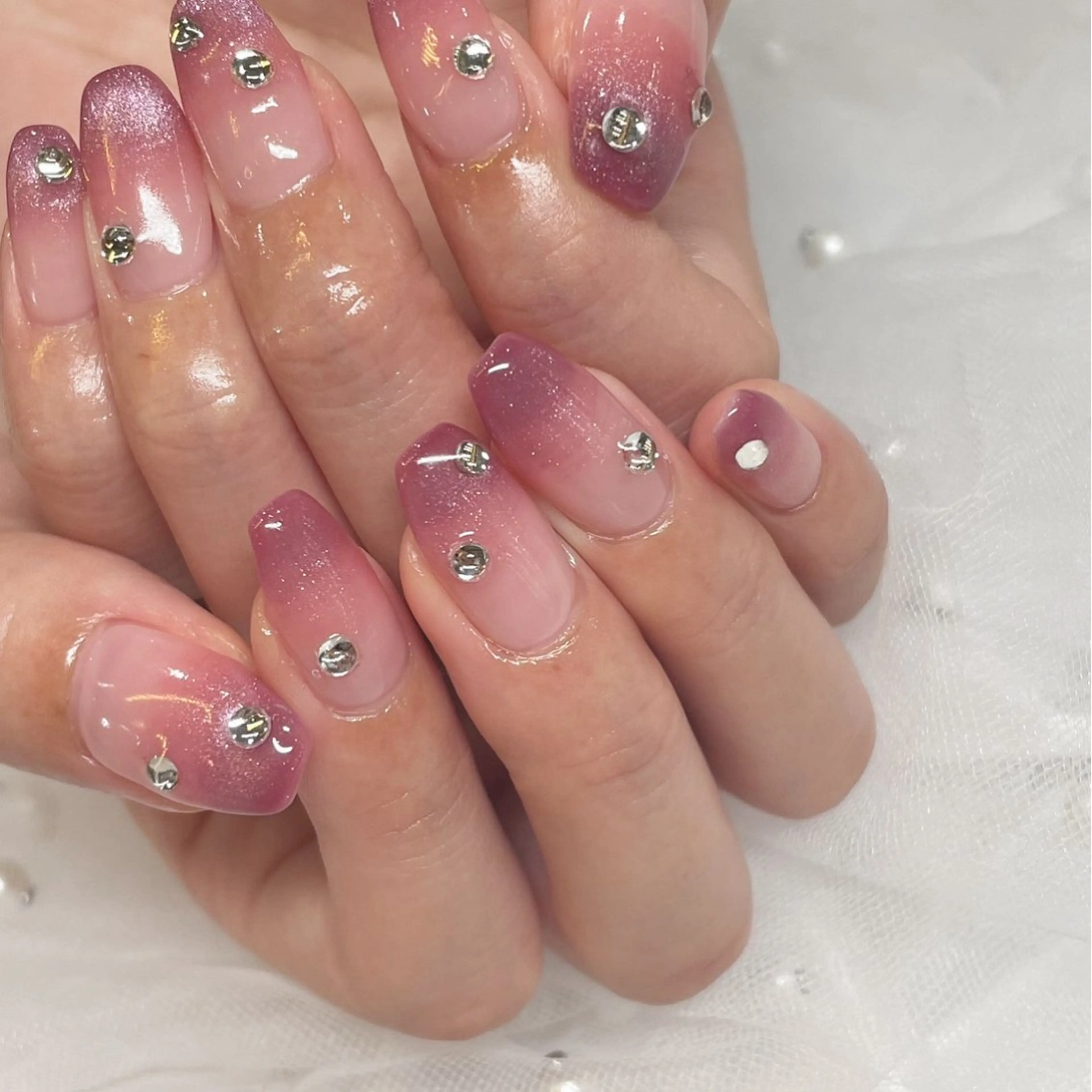 ネイル キラキラネイル ピンク シンプルネイル ストーンネイル ハンドネイル Tsukahara 🌷仙台PARCOのネイルデザイン