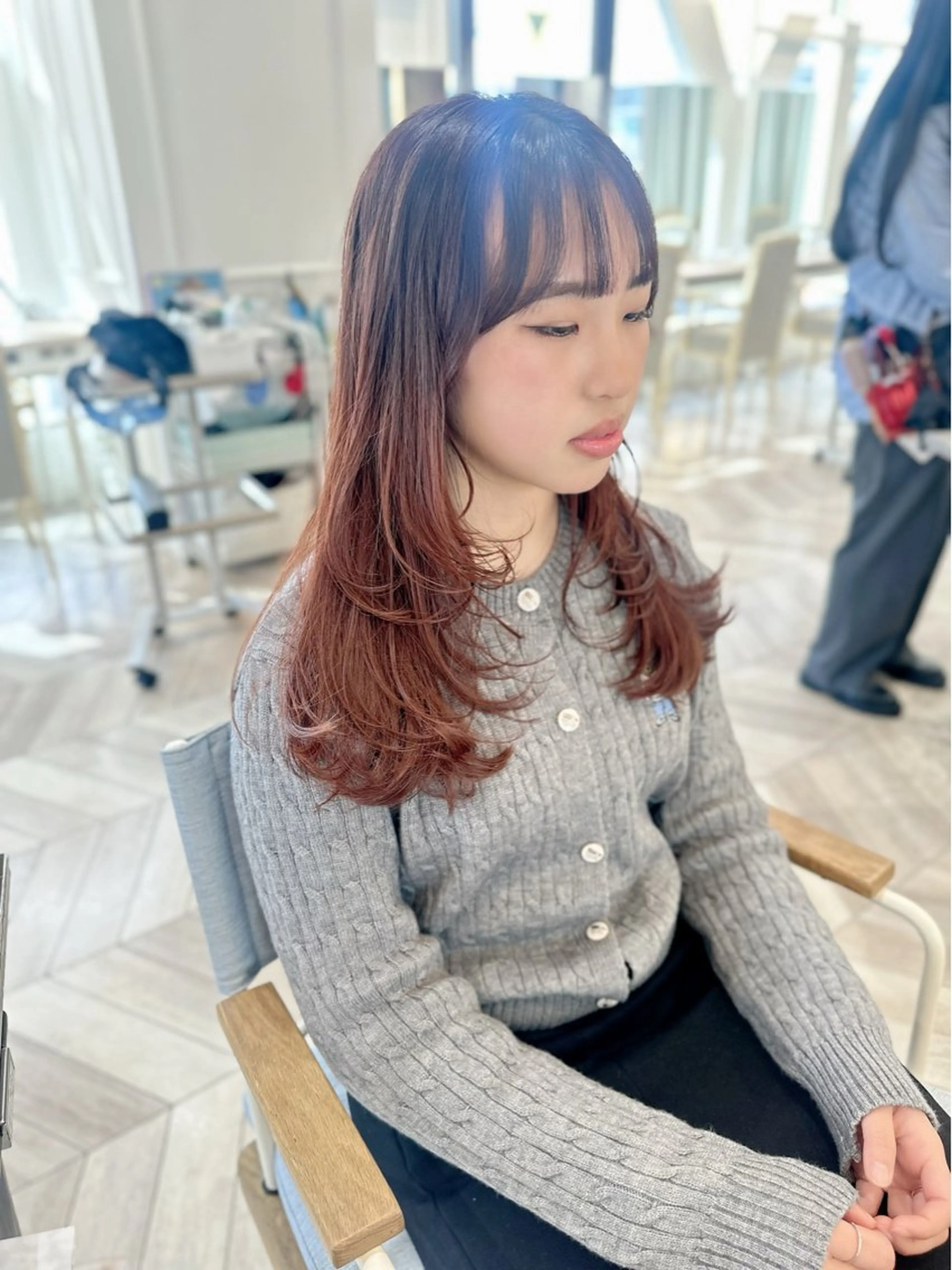 ロング カラー レイヤーカット カット ヘアカラー トリートメント 小顔レイヤー/ ベージュ🤍Rieのヘアスタイル