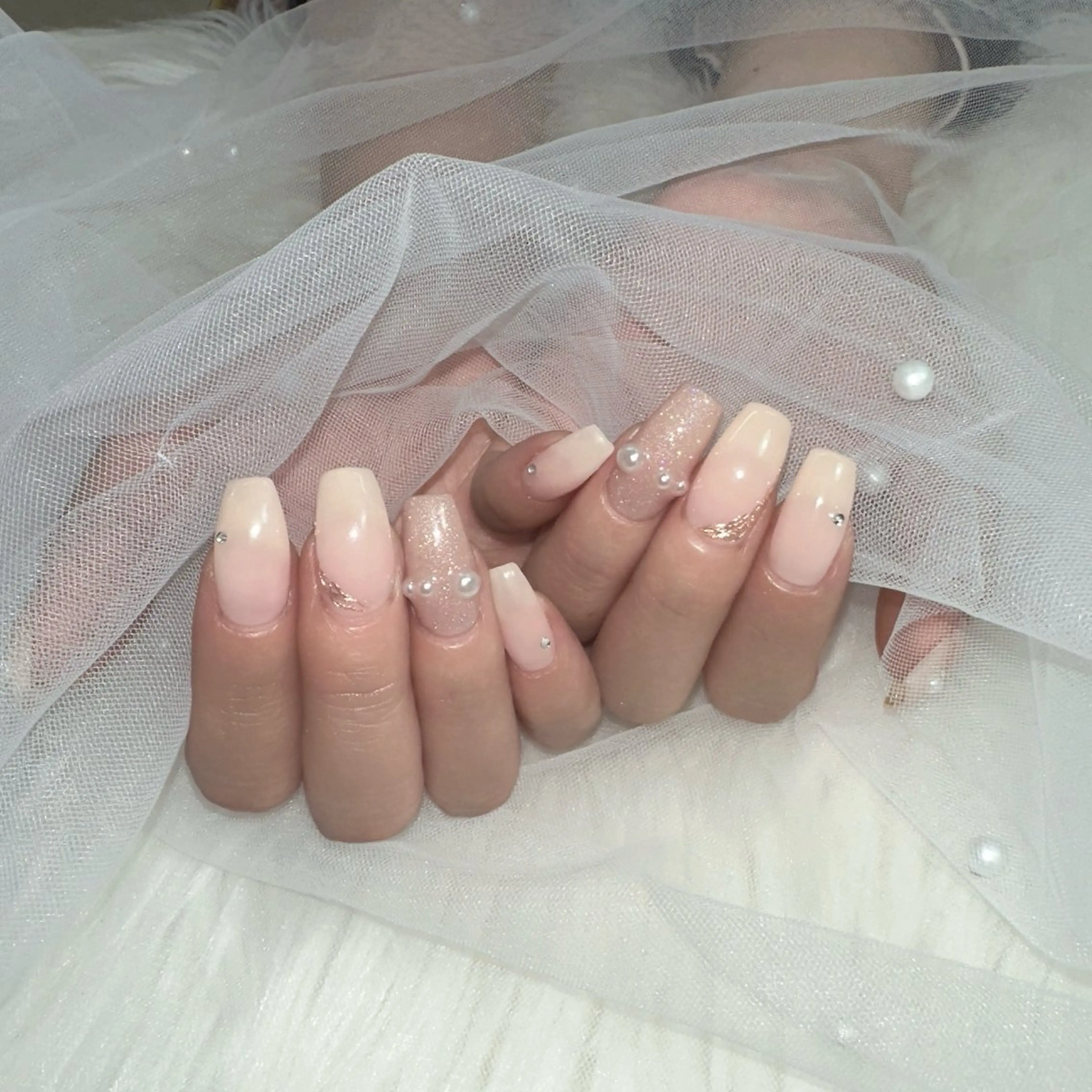 ネイル アートネイル ジェルネイル グラデーション キラキラネイル ラメ(グリッター) ハンドネイル Viola. 優花のネイルデザイン