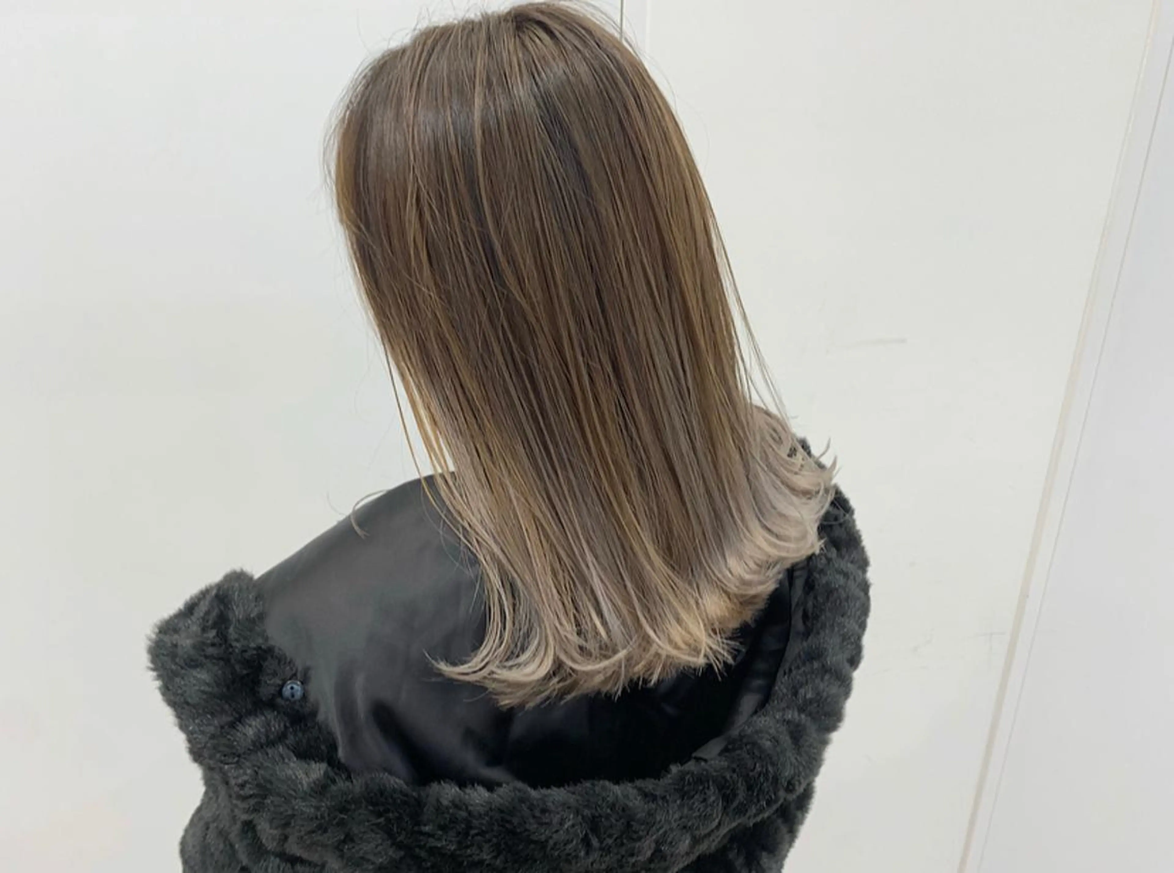 ［  カット＋ケアブリーチダブルカラー ＋さらつやトリートメント16480円  ］の写真