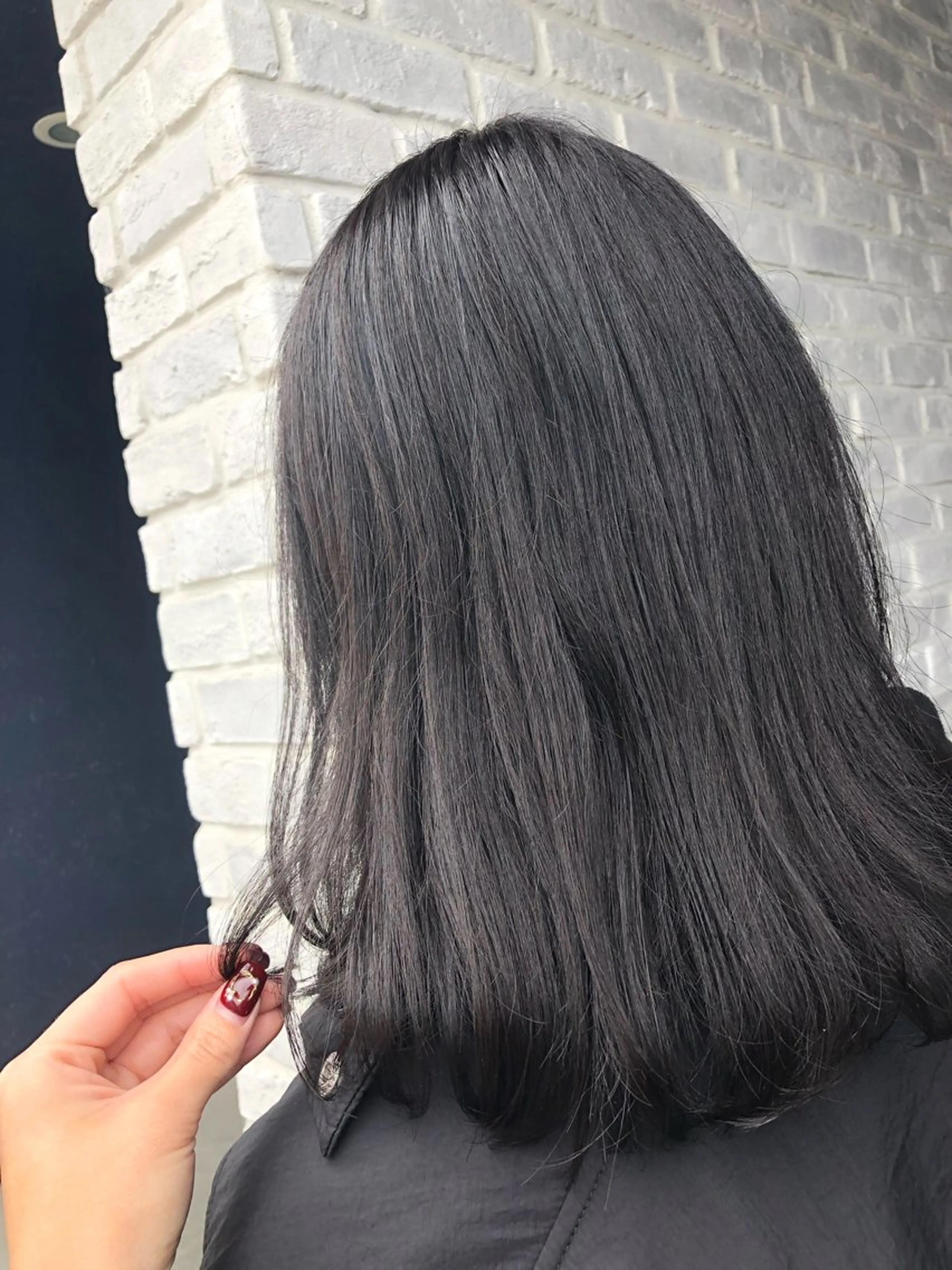 ミディアム カラー 榧木 萌香のヘアスタイル